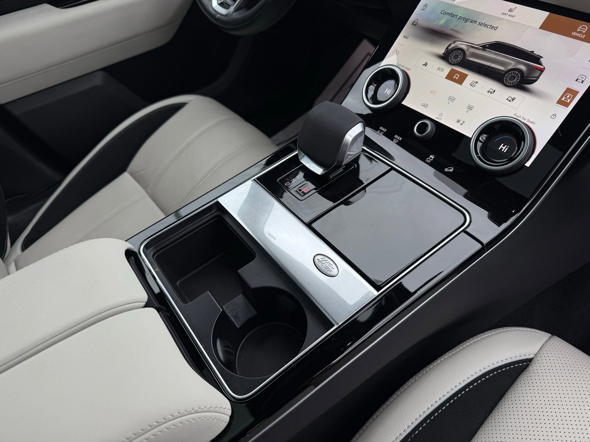 Used 2023 Land Rover Range Rover Velar R-Dynamic S image 27