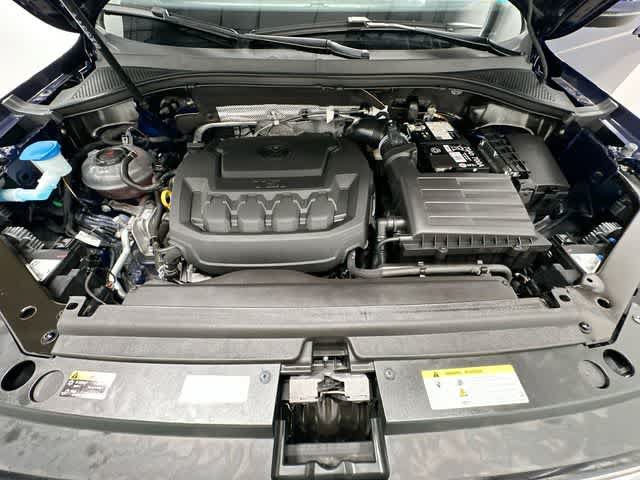 Used 2024 Volkswagen Tiguan SEL R-Line AWD/4WD image 27