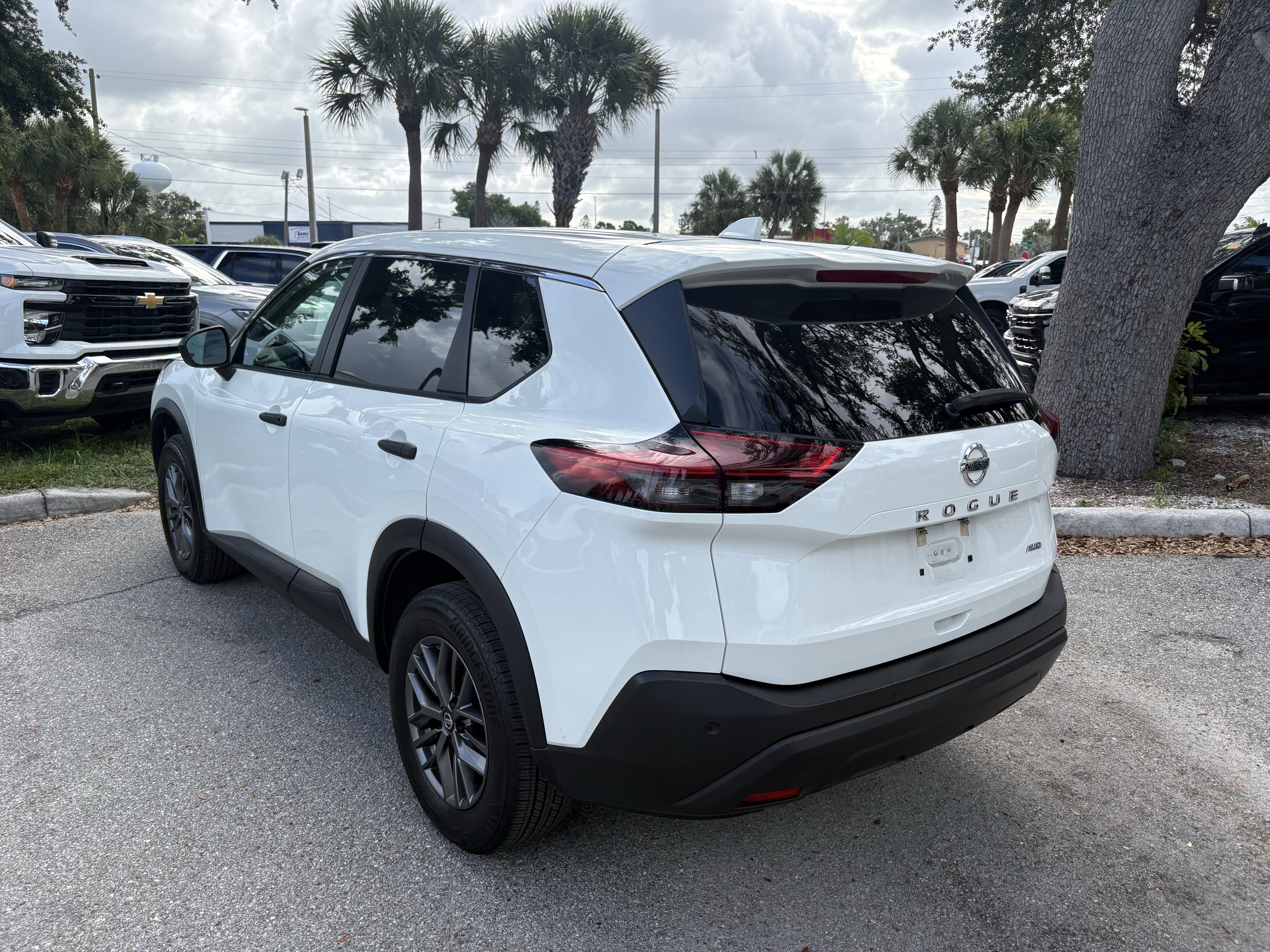 Used 2021 Nissan Rogue S AWD/4WD image 5