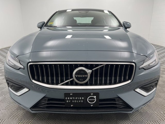 Used 2023 Volvo S60 B5 Ultimate w/ Climate Package image 3