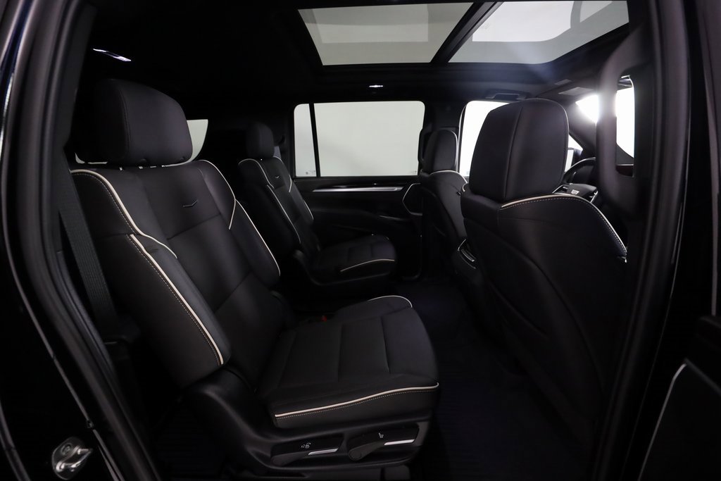 Used 2025 Cadillac Escalade ESV Sport w/ Touring Package image 27