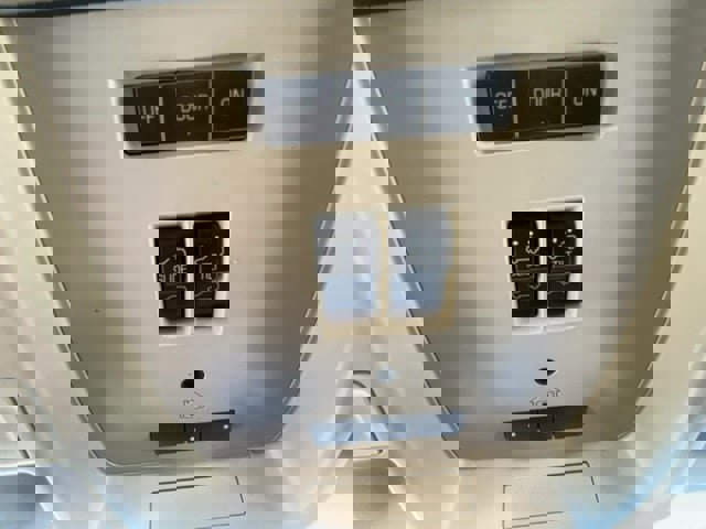 Used 2017 GMC Sierra 2500 SLT w/ Duramax Plus Package image 25