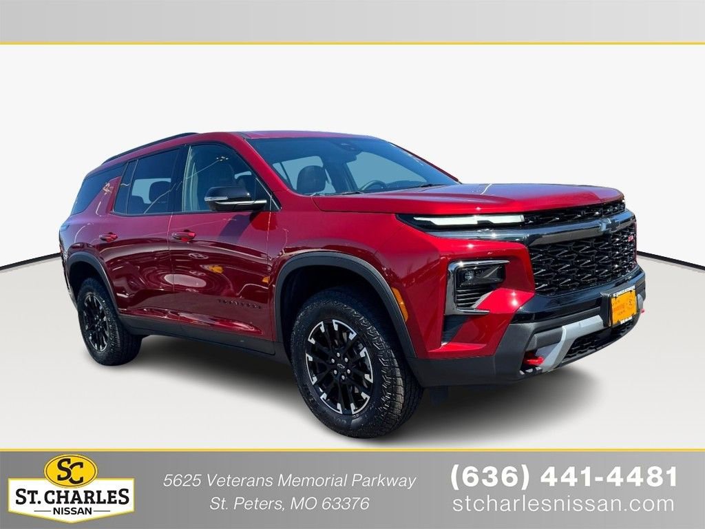 Used 2024 Chevrolet Traverse Z71 image 1