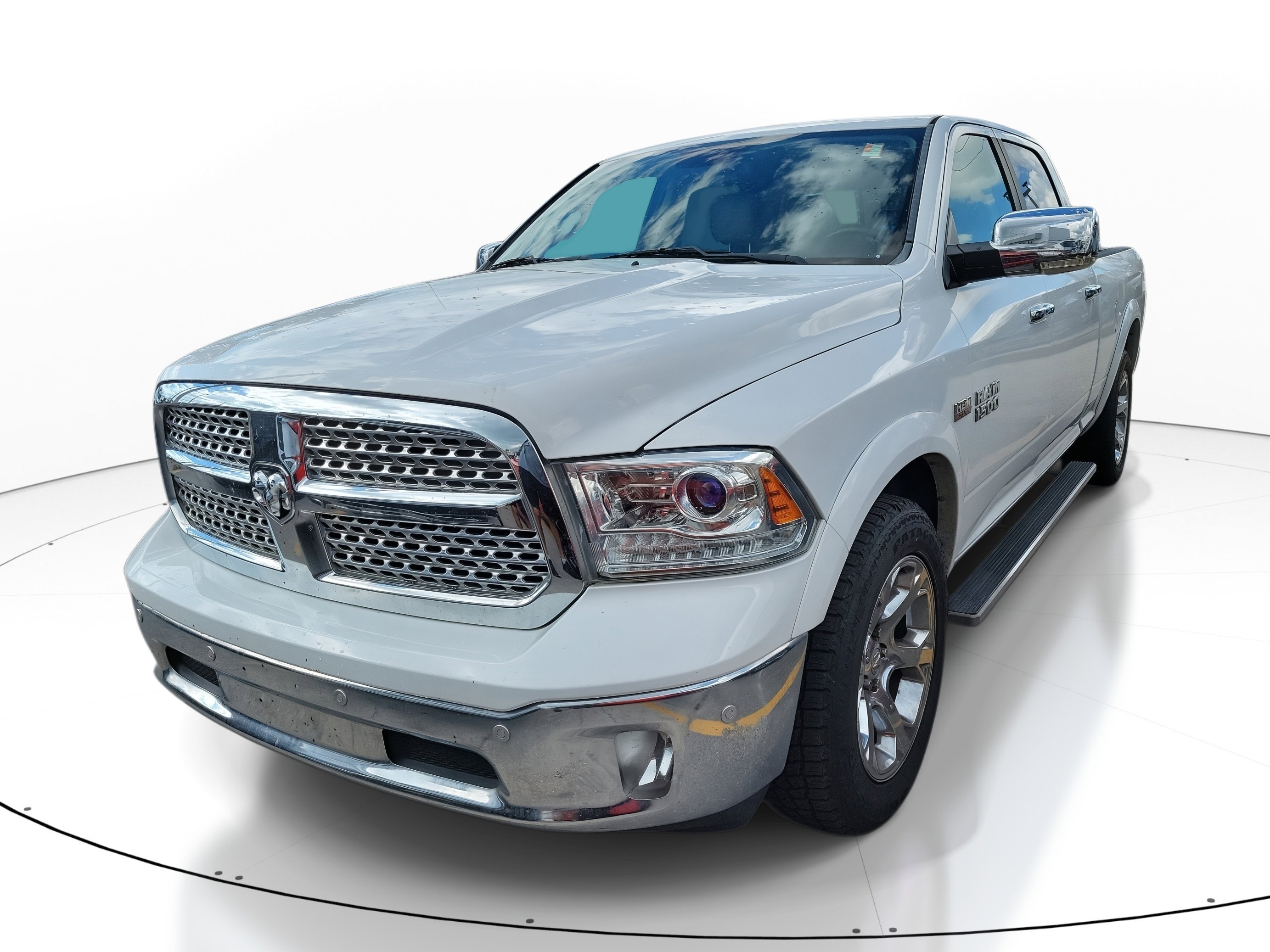 Used 2016 RAM 1500 Laramie w/ Convenience Group image 2