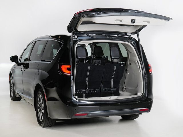 Used 2023 Chrysler Pacifica Limited FWD image 7