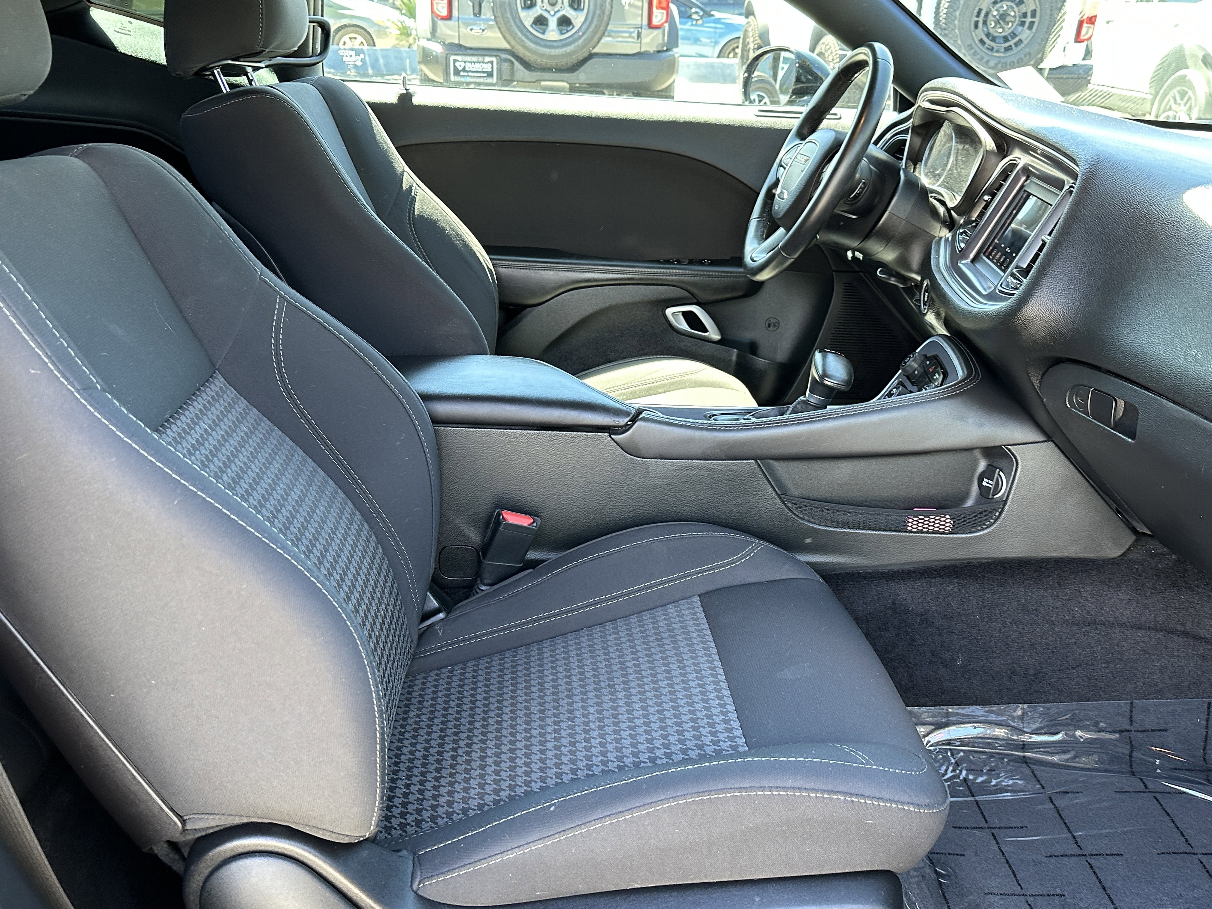 Used 2018 Dodge Challenger SXT image 17