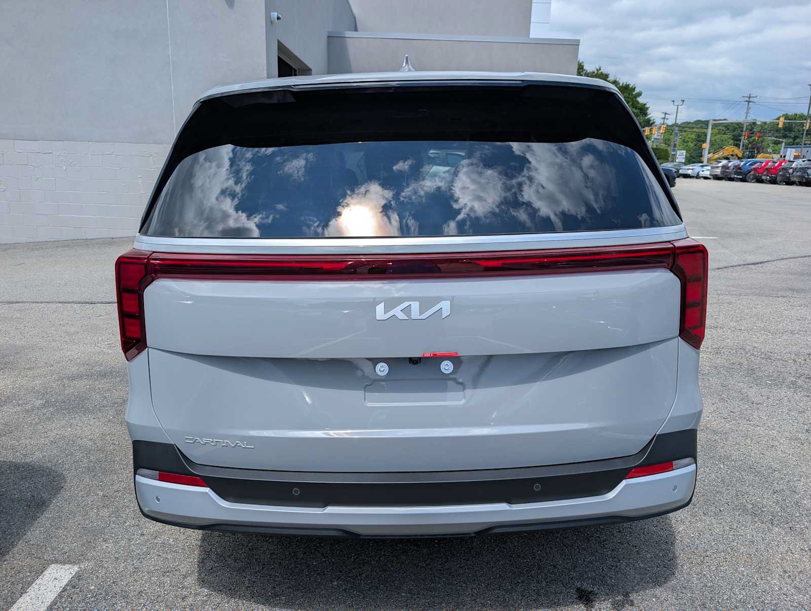New 2027 Kia Carnival FWD image 8