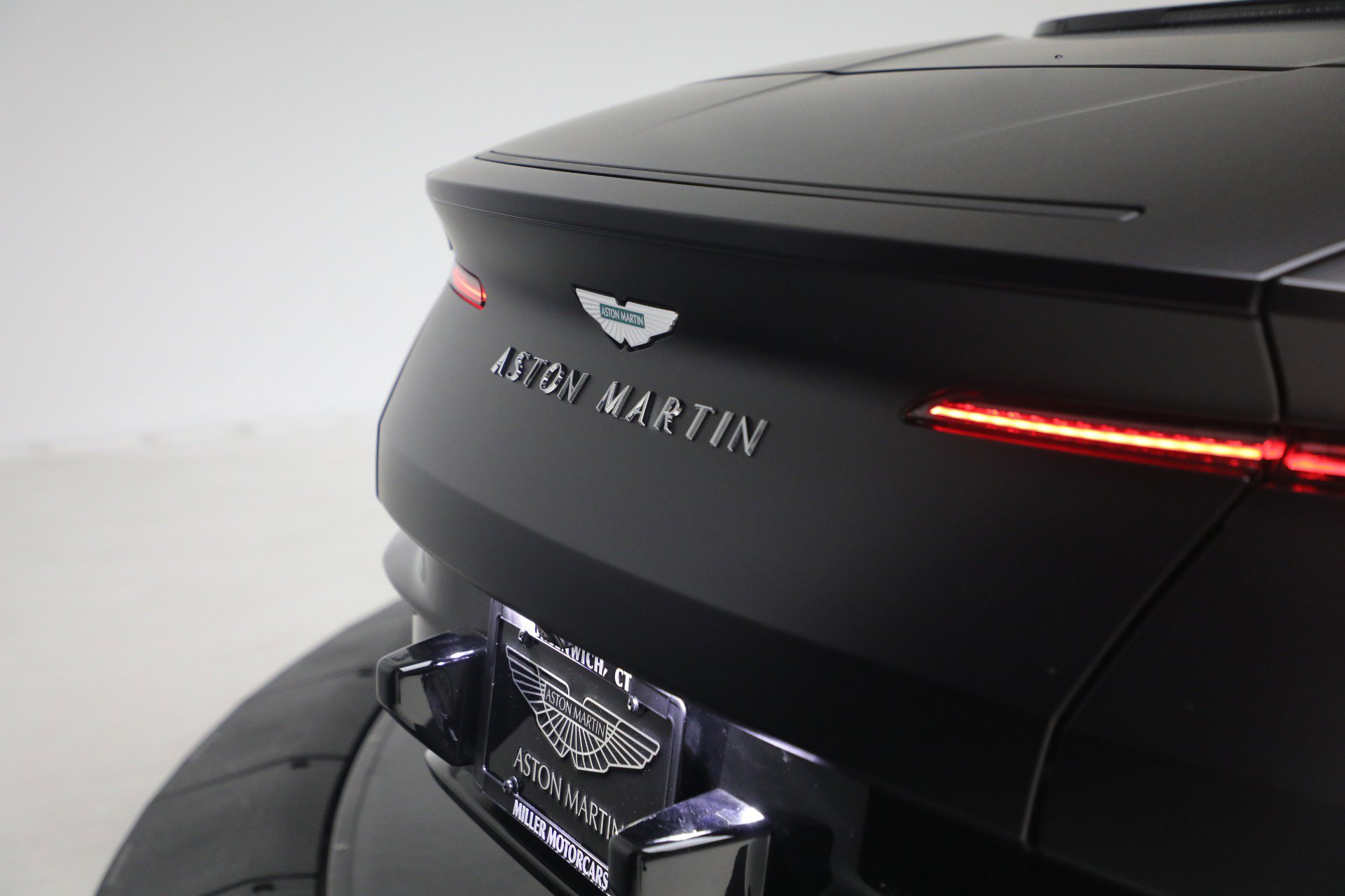 Used 2024 Aston Martin DB12 Convertible RWD image 45