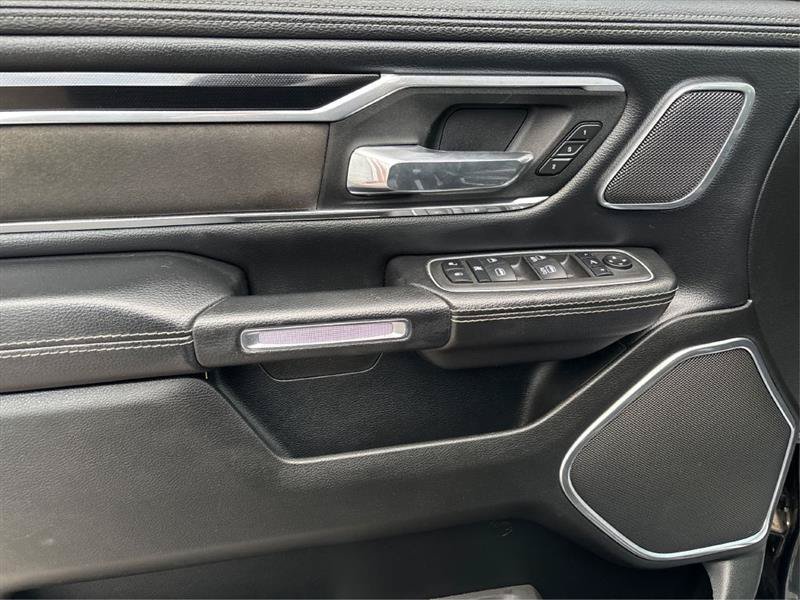 Used 2022 RAM 1500 Laramie AWD/4WD image 16