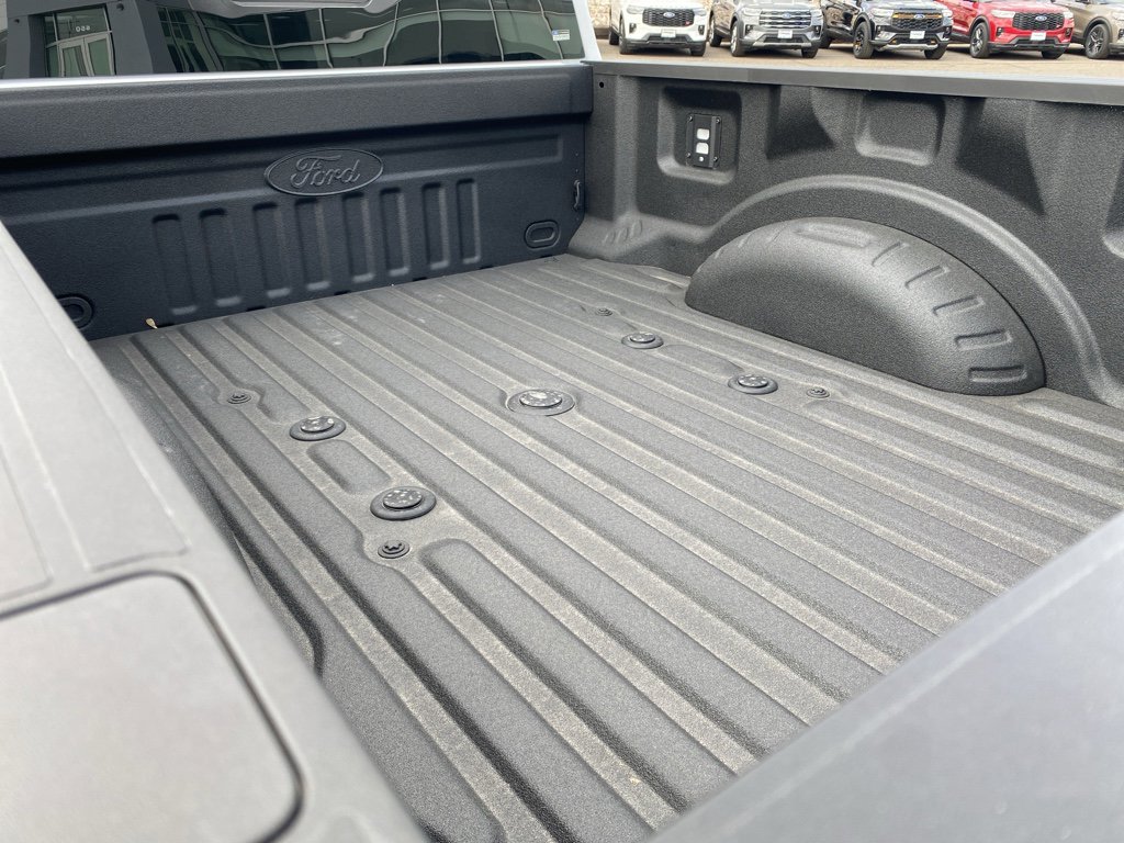 New 2026 Ford F350 XLT w/ XLT Premium Package AWD/4WD image 4