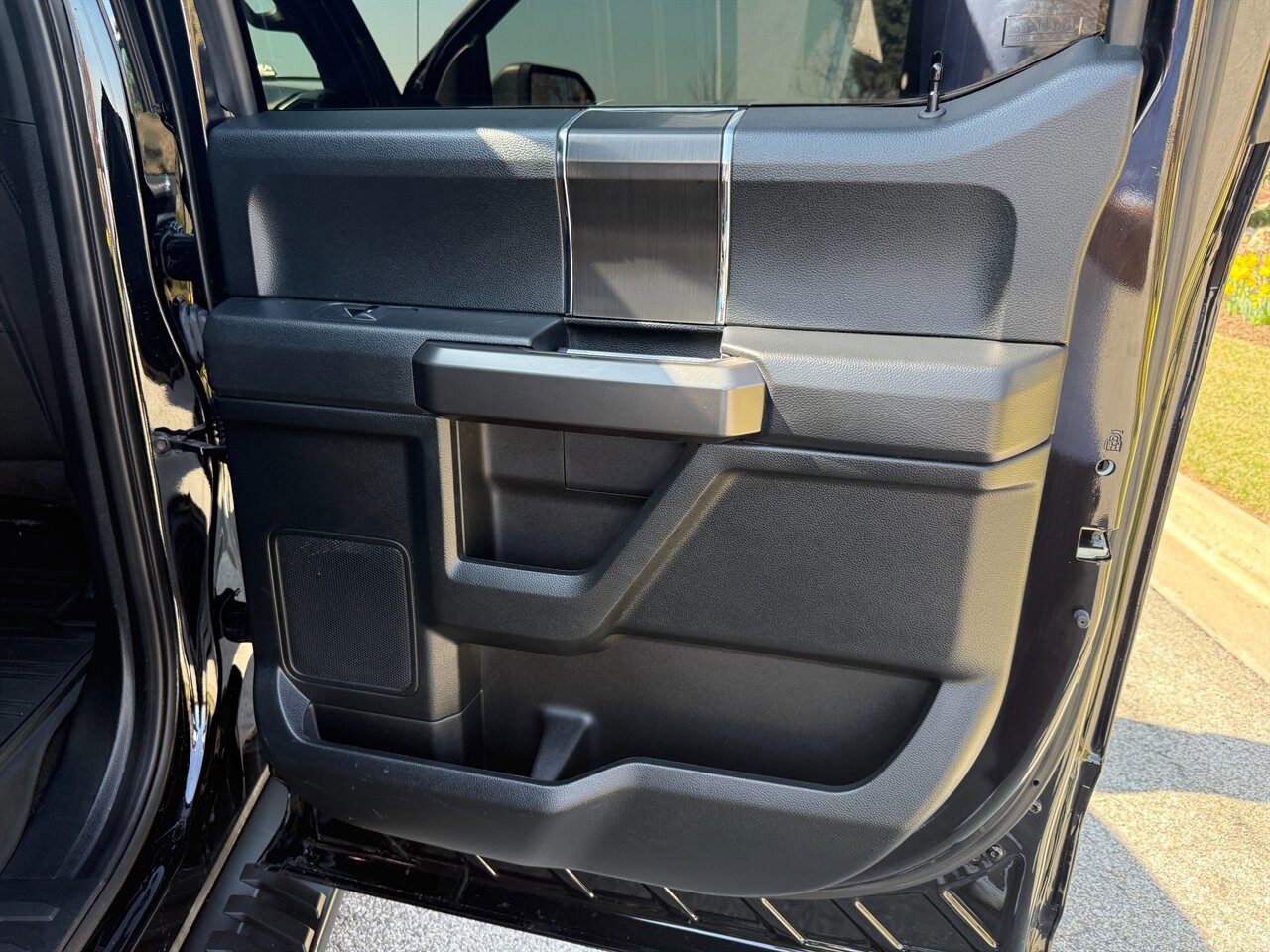Used 2019 Ford F150 XLT w/ Equipment Group 302A Luxury AWD/4WD image 40