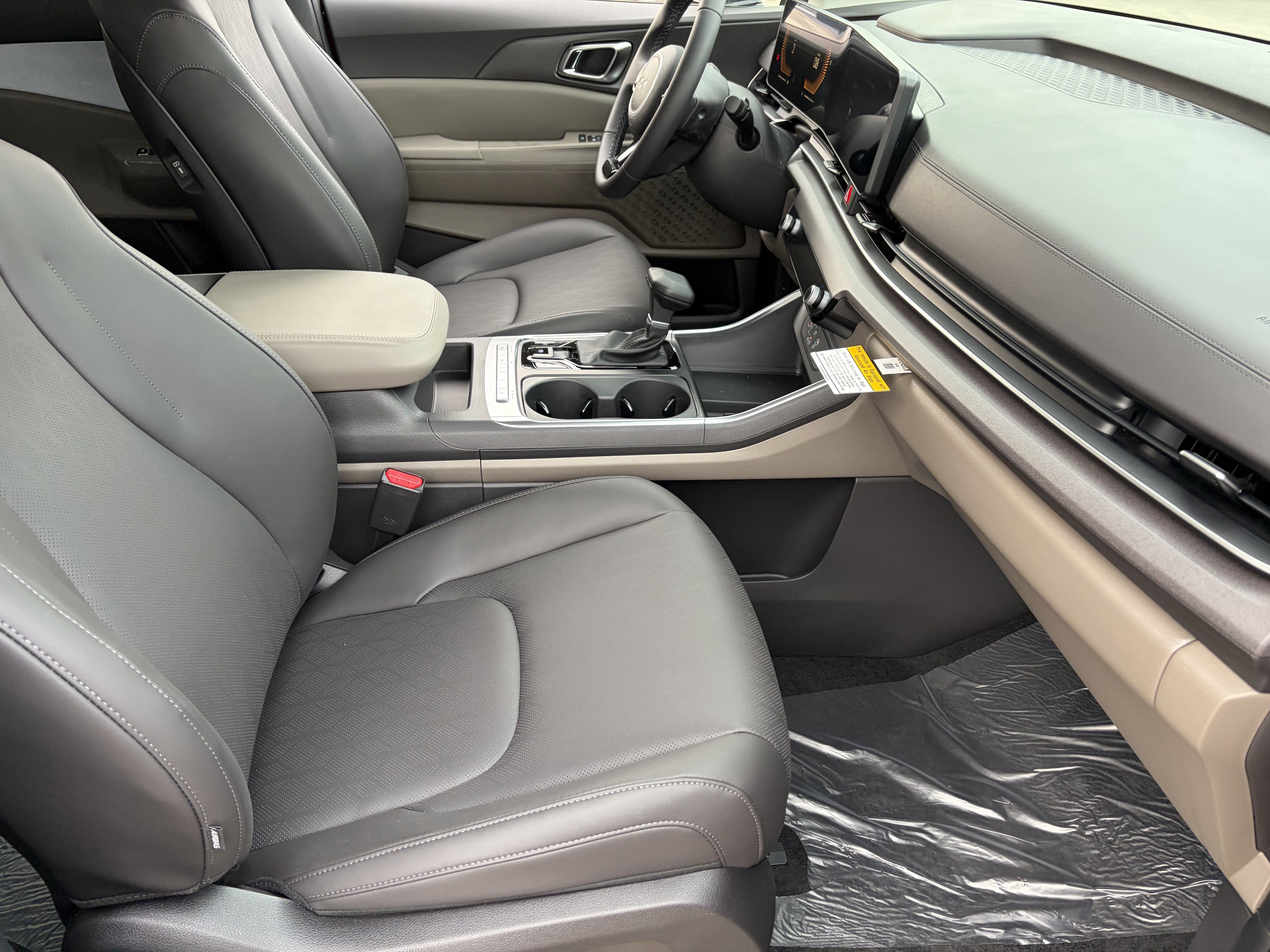 New 2026 Kia Carnival EX image 9