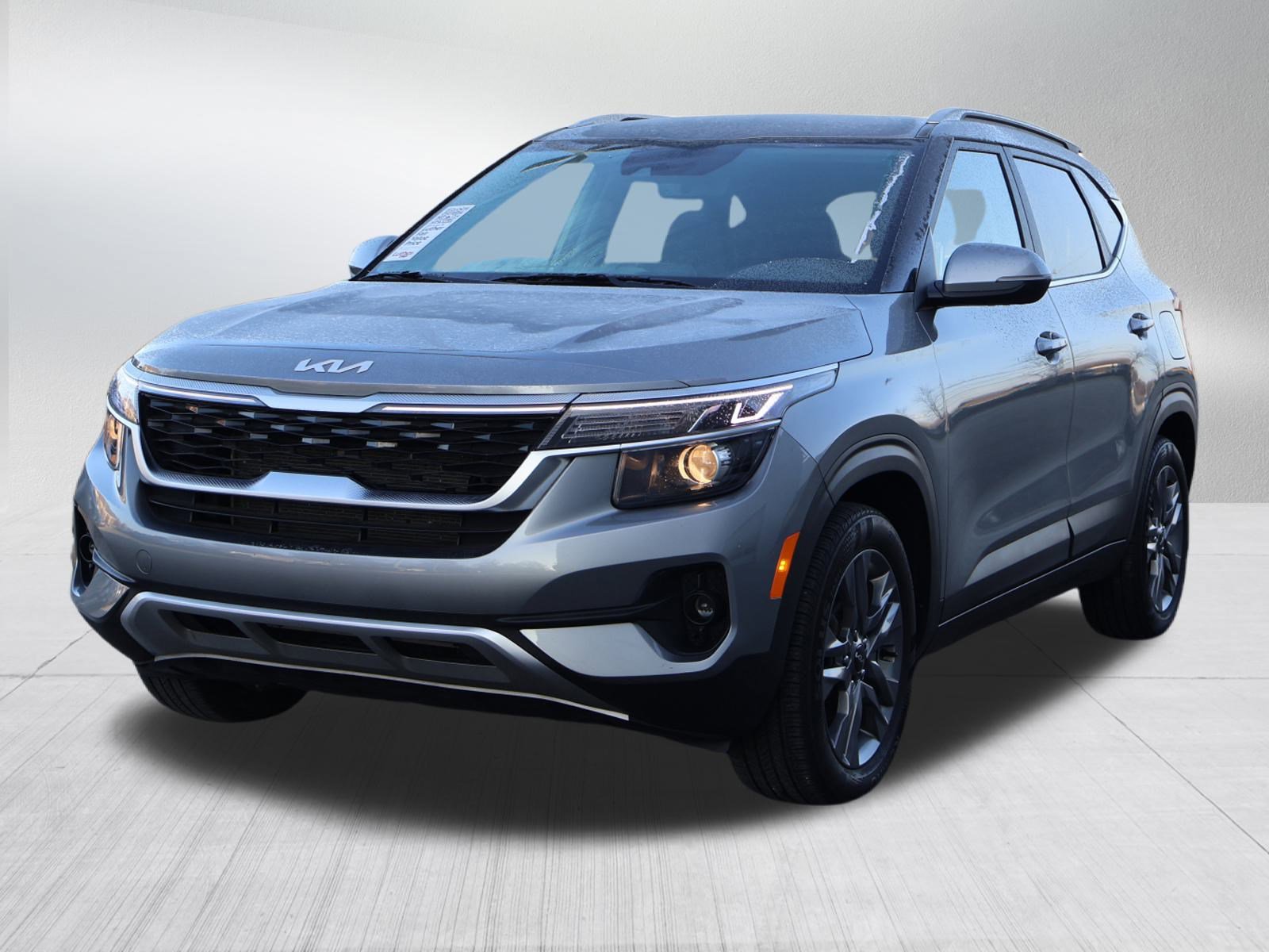 Used 2023 Kia Seltos S image 3