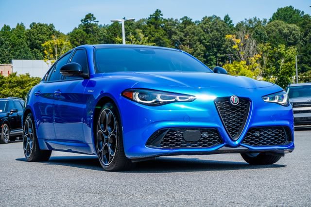Used 2024 Alfa Romeo Giulia Veloce RWD image 7