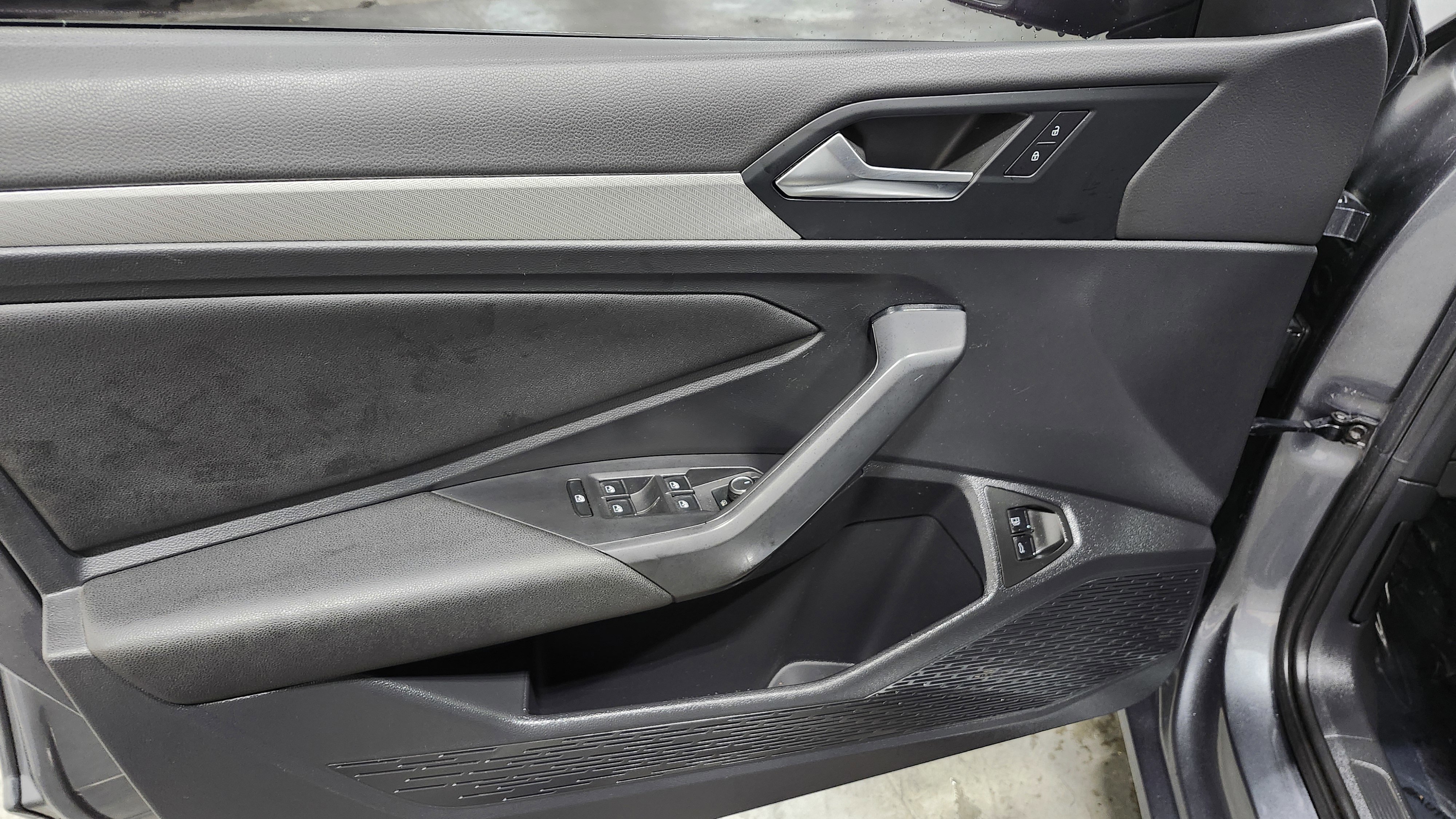 Used 2021 Volkswagen Jetta S w/ Driver Assistance Package image 22