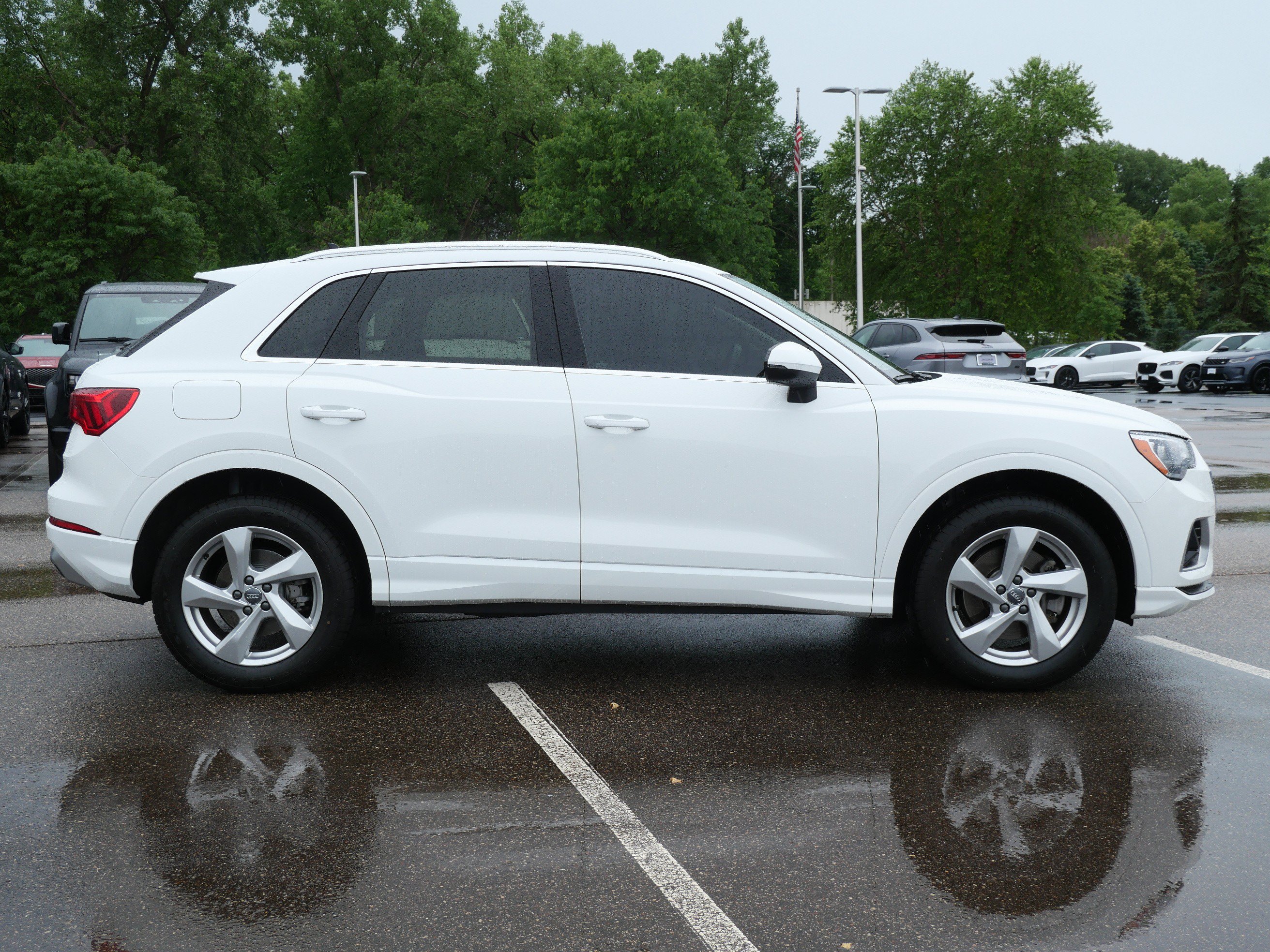 Used 2020 Audi Q3 2.0T Premium AWD/4WD image 6