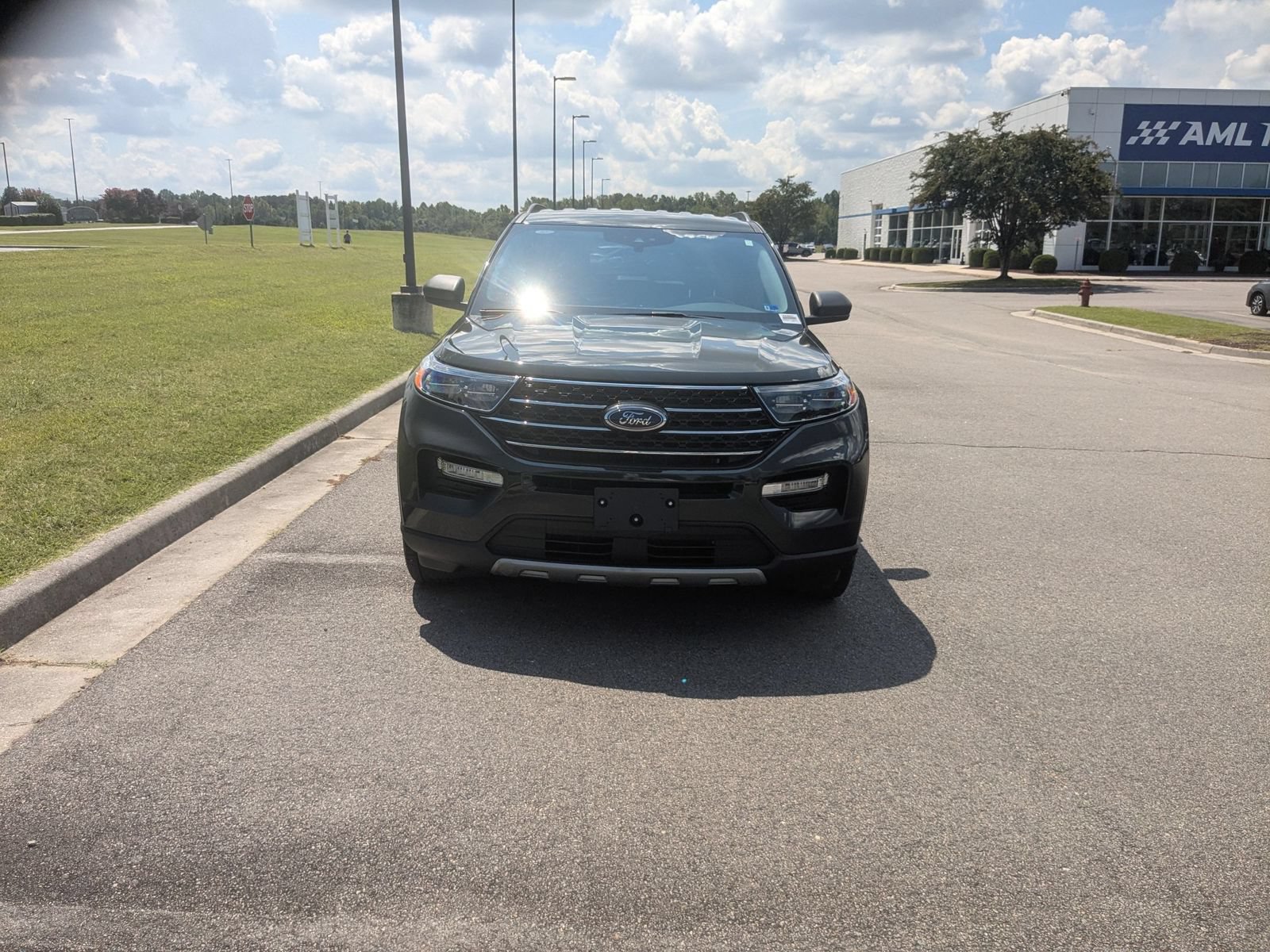 Used 2024 Ford Explorer XLT w/ Equipment Group 202A AWD/4WD image 8