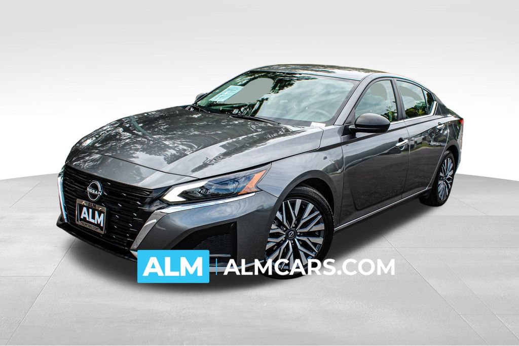 Used 2024 Nissan Altima 2.5 SV FWD image 1