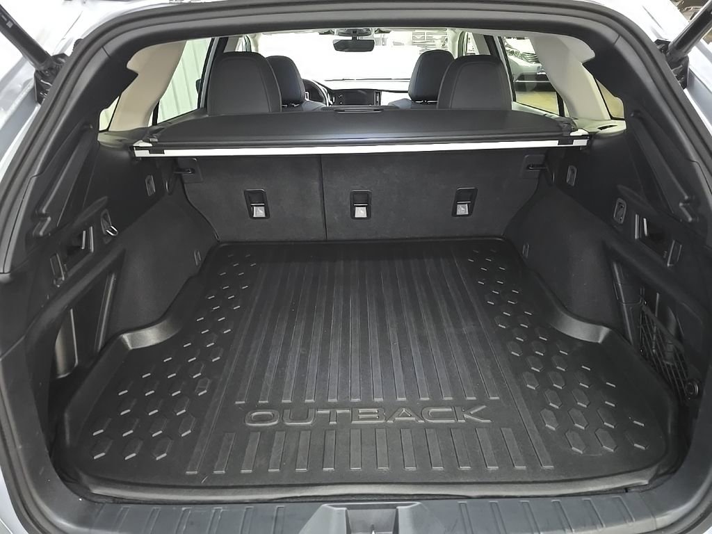 Used 2023 Subaru Outback Onyx Edition image 12