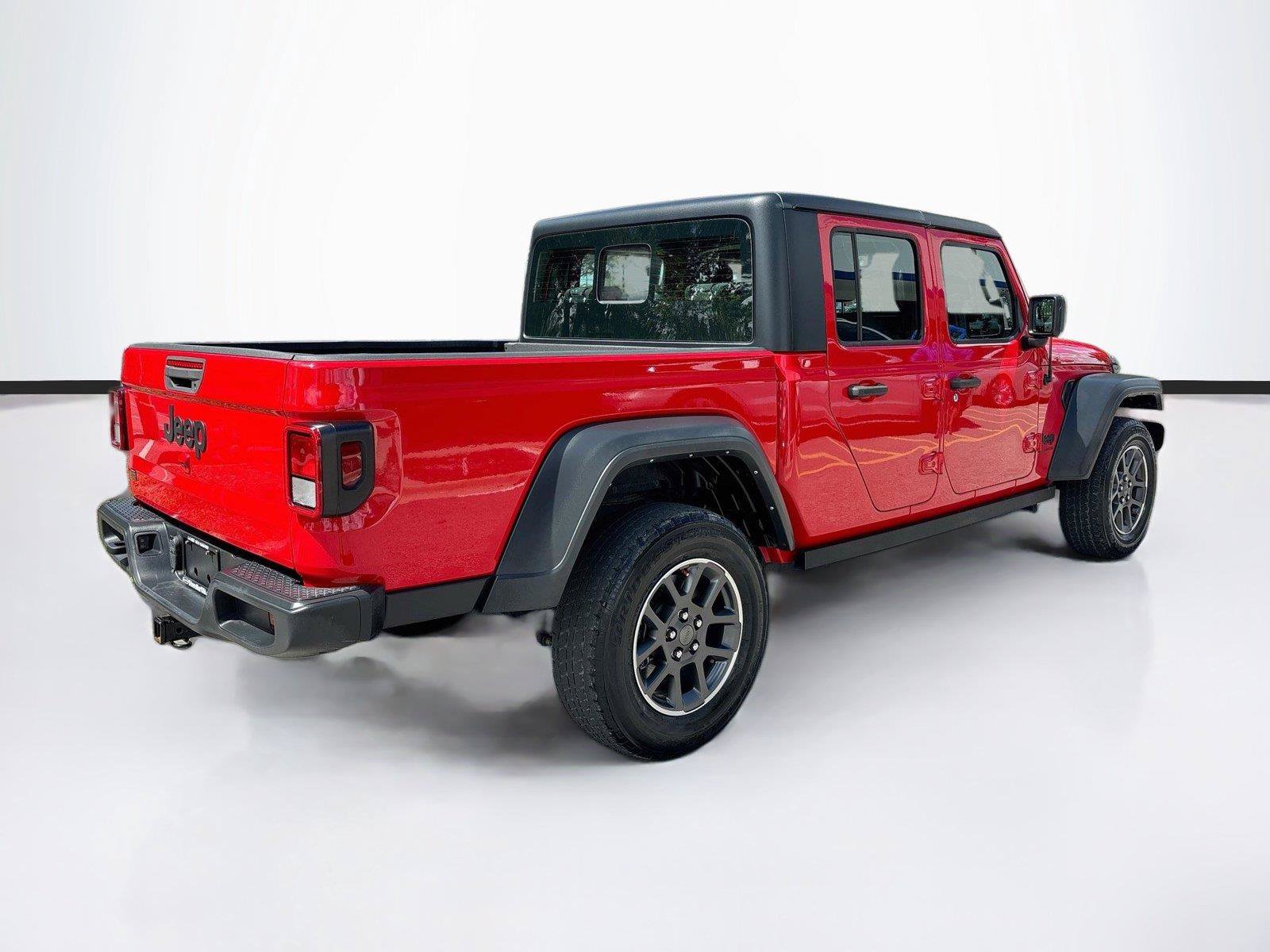 Used 2023 Jeep Gladiator Sport AWD/4WD image 7