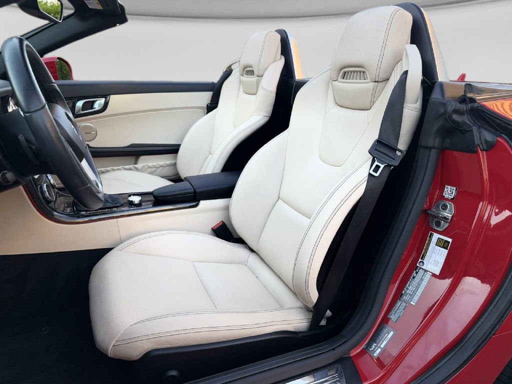 Used 2015 Mercedes-Benz SLK 350 image 28