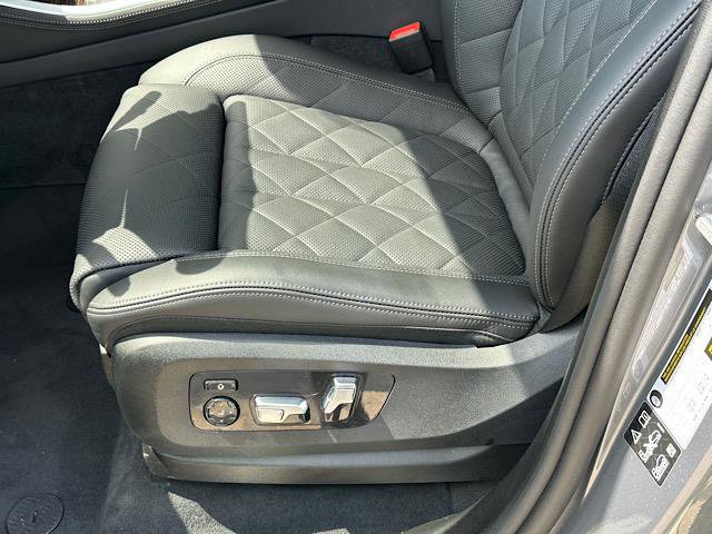 Certified 2025 BMW X5 xDrive40i w/ Climate Comfort Package AWD/4WD image 14