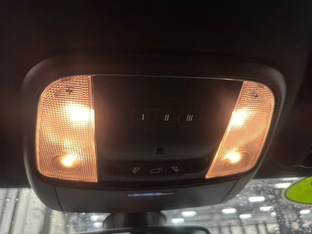Used 2023 Dodge Durango R/T w/ Tow 'N Go Package AWD/4WD image 36