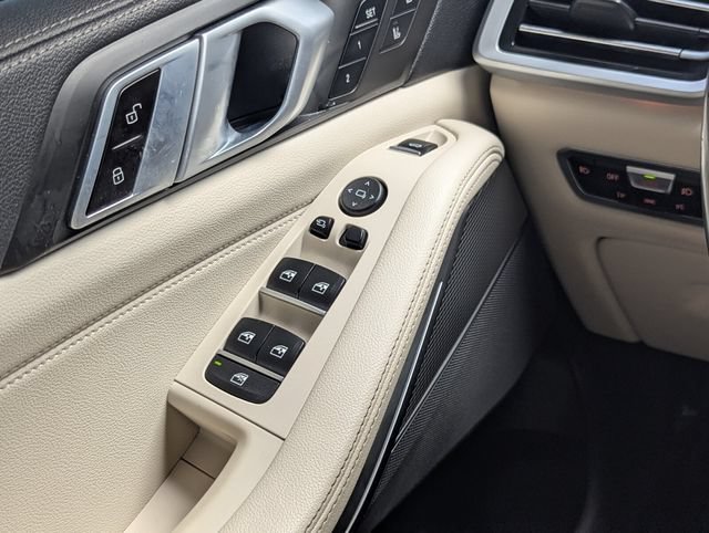Used 2021 BMW X5 sDrive40i w/ M Sport Package RWD image 16