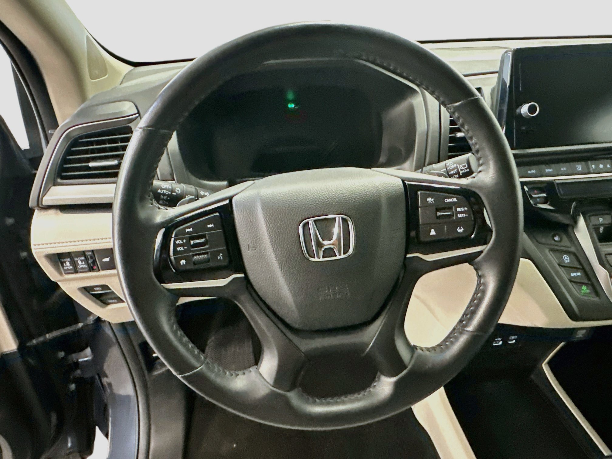 Used 2025 Honda Odyssey EX-L image 18