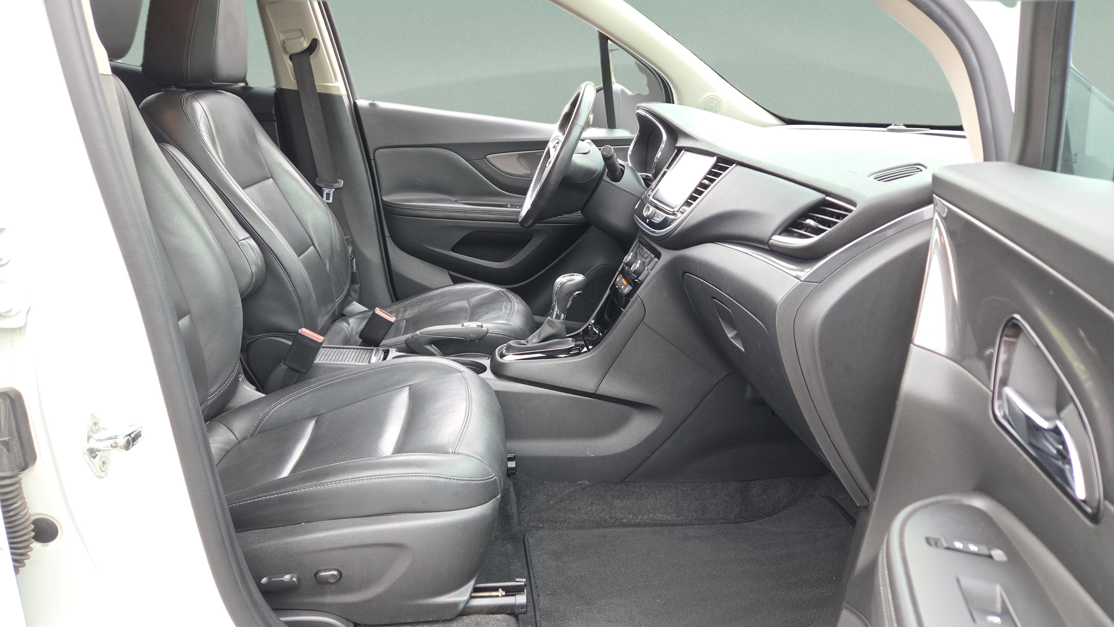 Used 2018 Buick Encore Essence FWD image 15