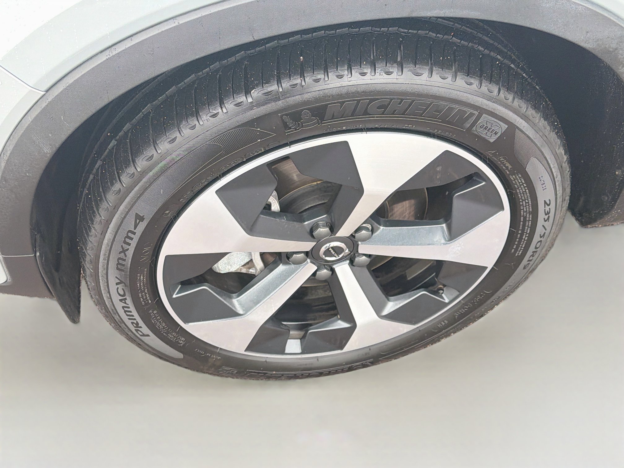 Used 2026 Volvo XC40 B5 Plus AWD/4WD image 11