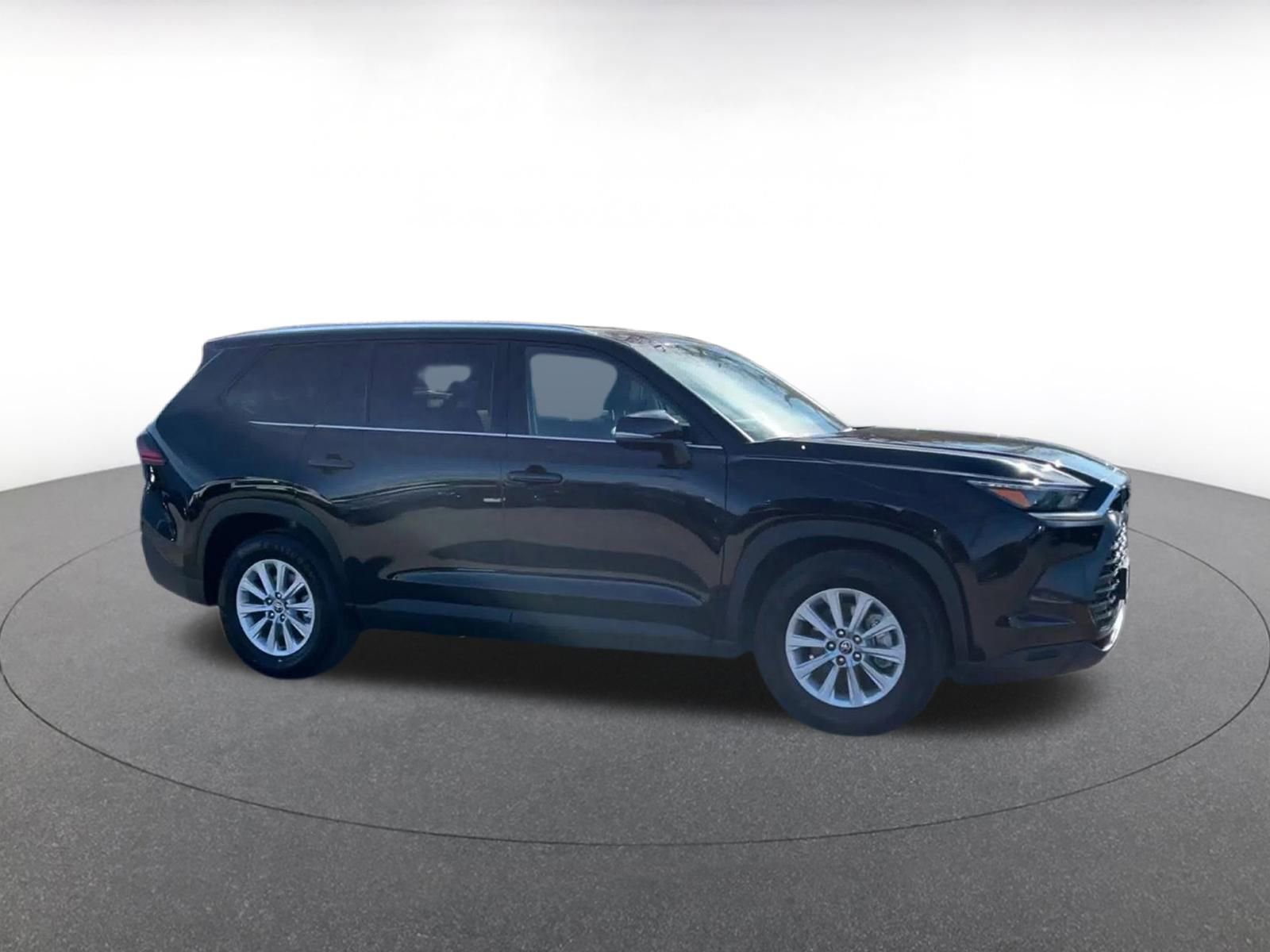 Used 2025 Toyota Grand Highlander FWD video 2