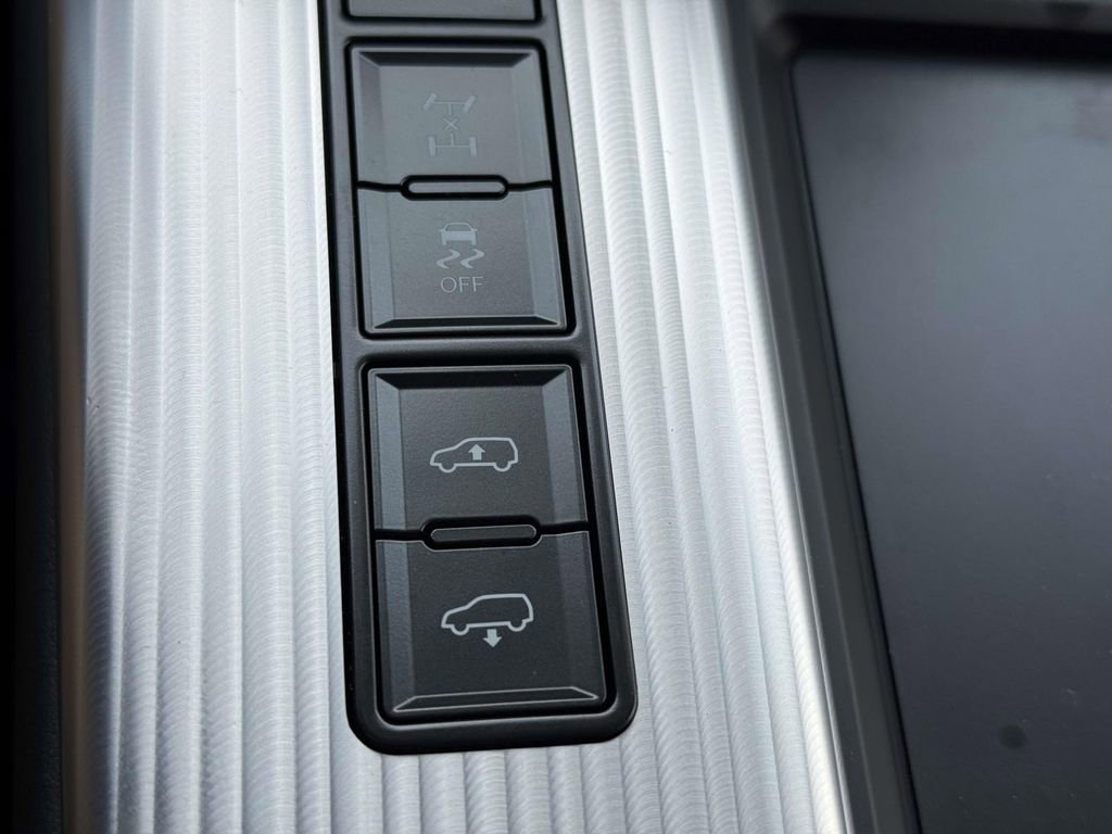 Used 2024 Lexus LX 600 F Sport image 25