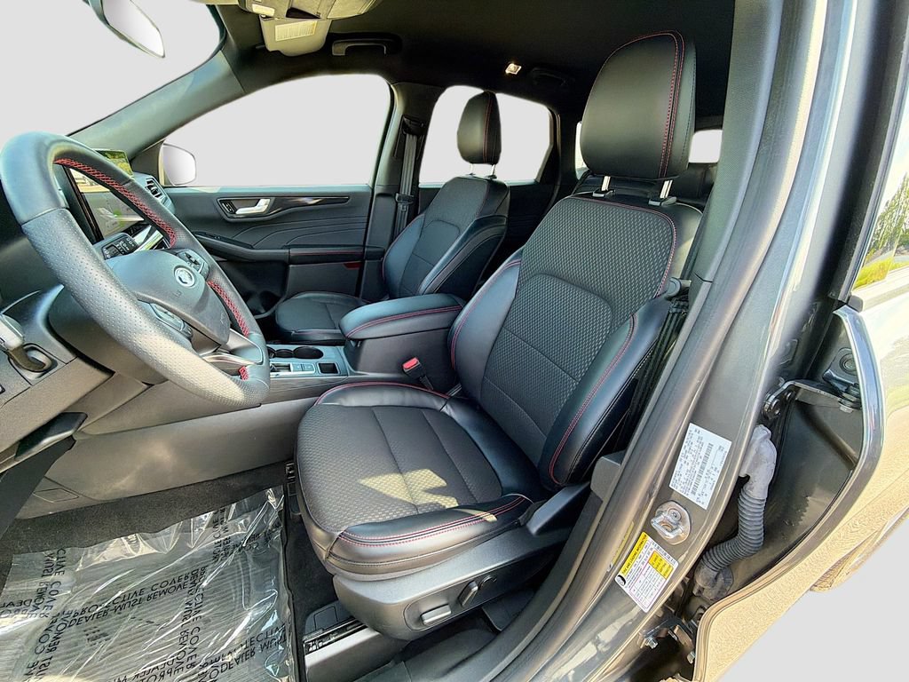 Used 2024 Ford Escape ST-Line w/ Tech Pack #1 AWD/4WD image 25