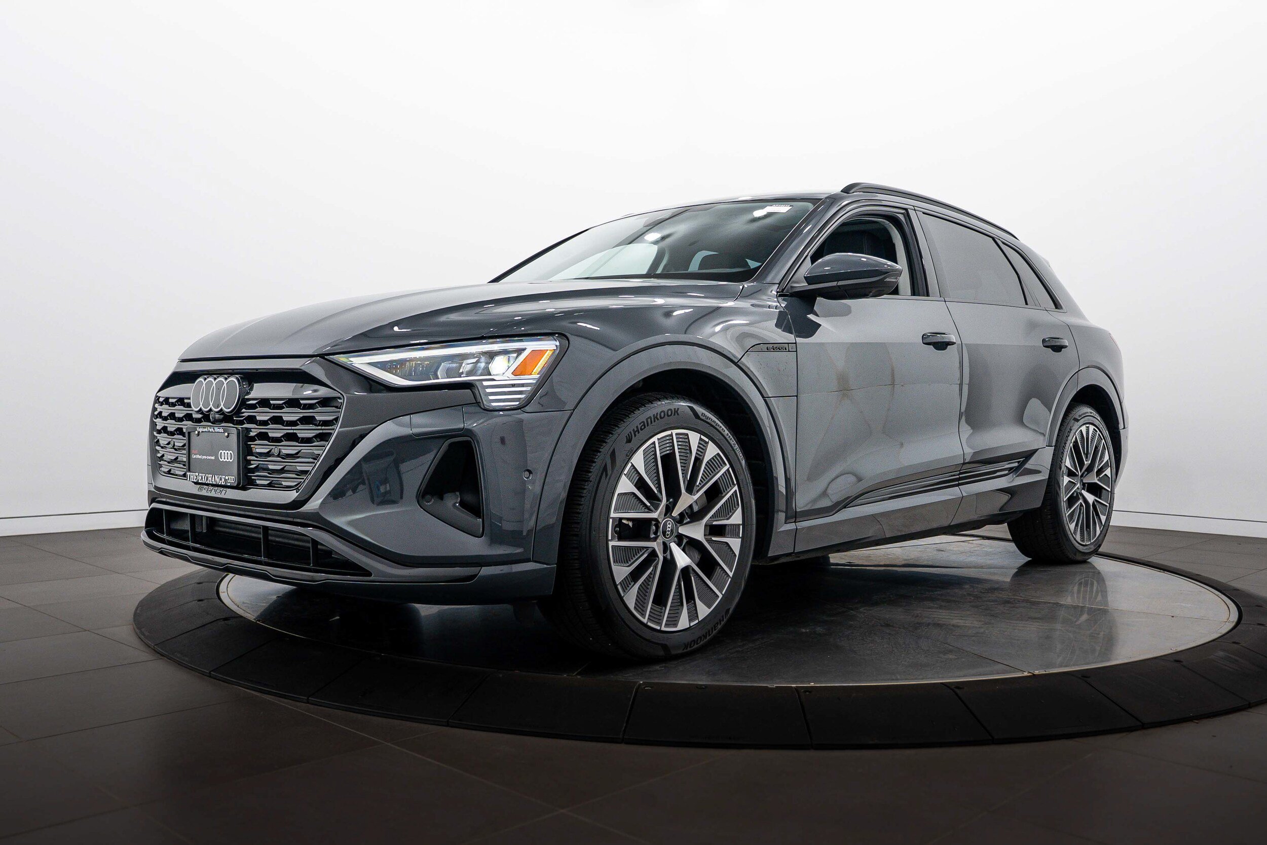 Certified 2024 Audi Q8 e-tron Premium Plus w/ Premium Plus Package AWD/4WD image 7