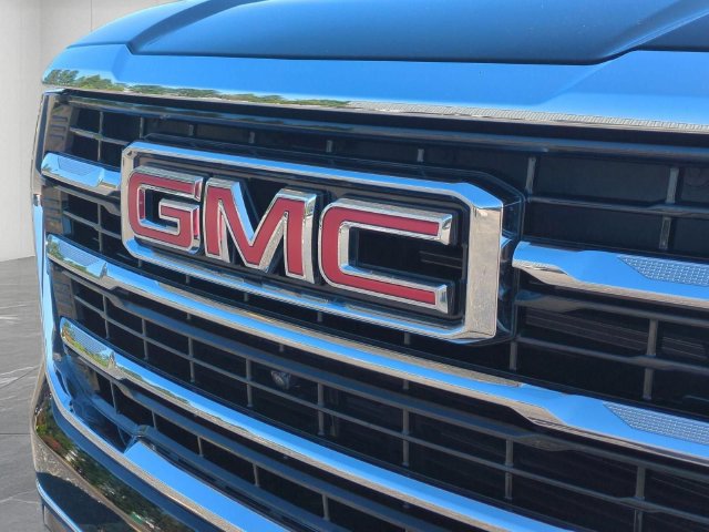 Used 2025 GMC Yukon Elevation w/ Technology Package AWD/4WD image 9