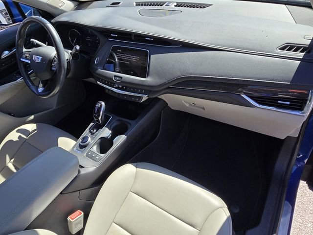Used 2023 Cadillac XT4 Premium Luxury FWD image 13