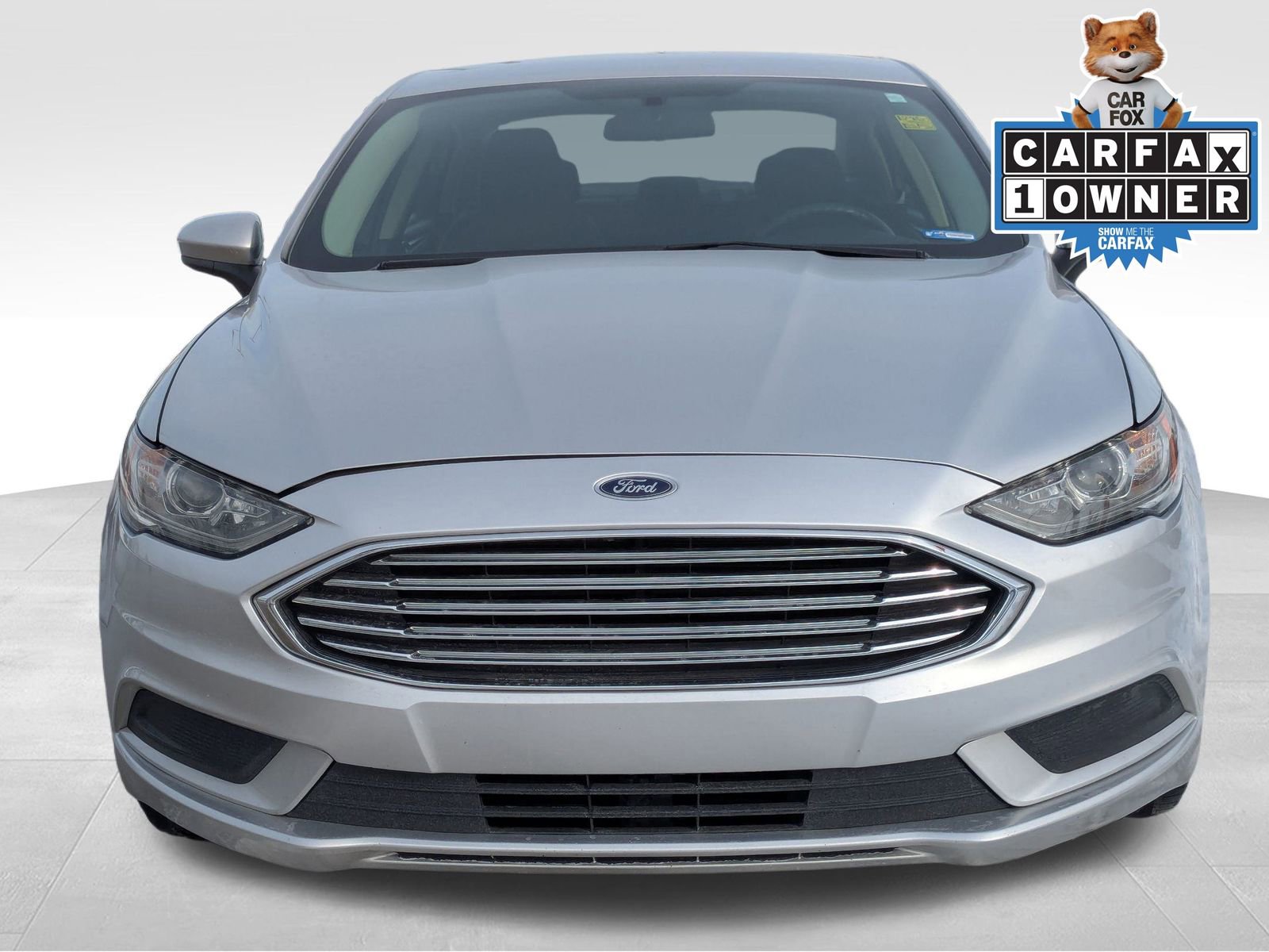 Used 2018 Ford Fusion SE w/ Fusion SE Technology Package image 3