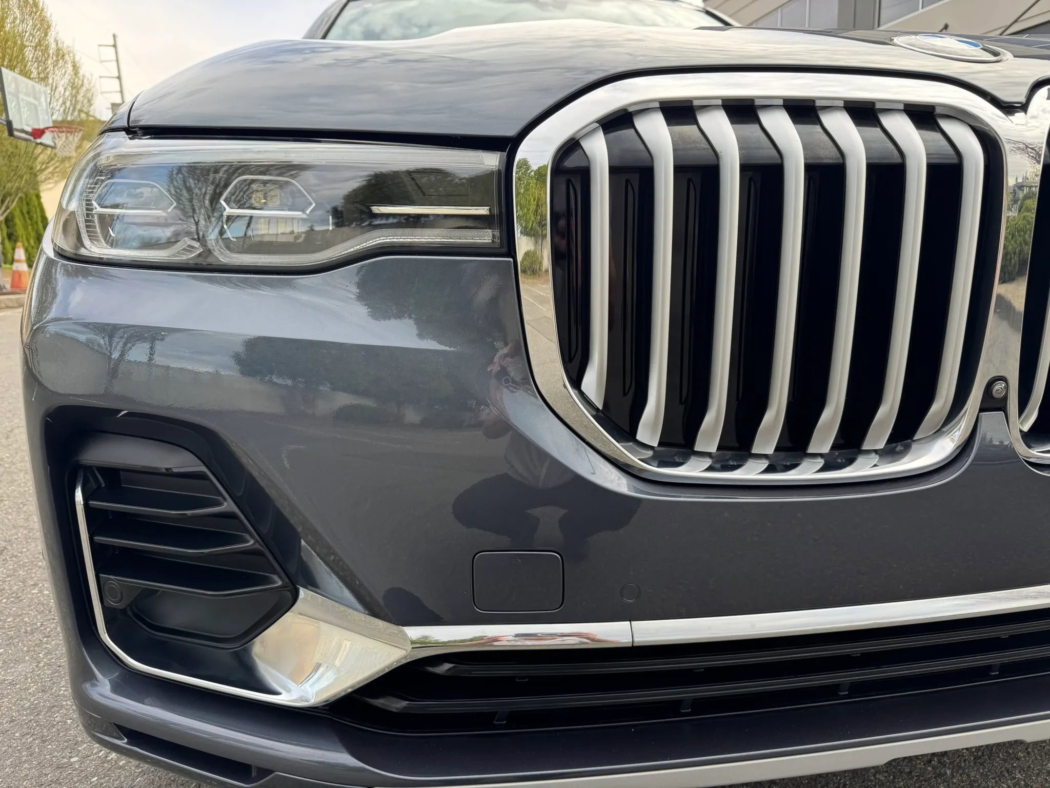 Used 2022 BMW X7 xDrive40i w/ Premium Package image 13