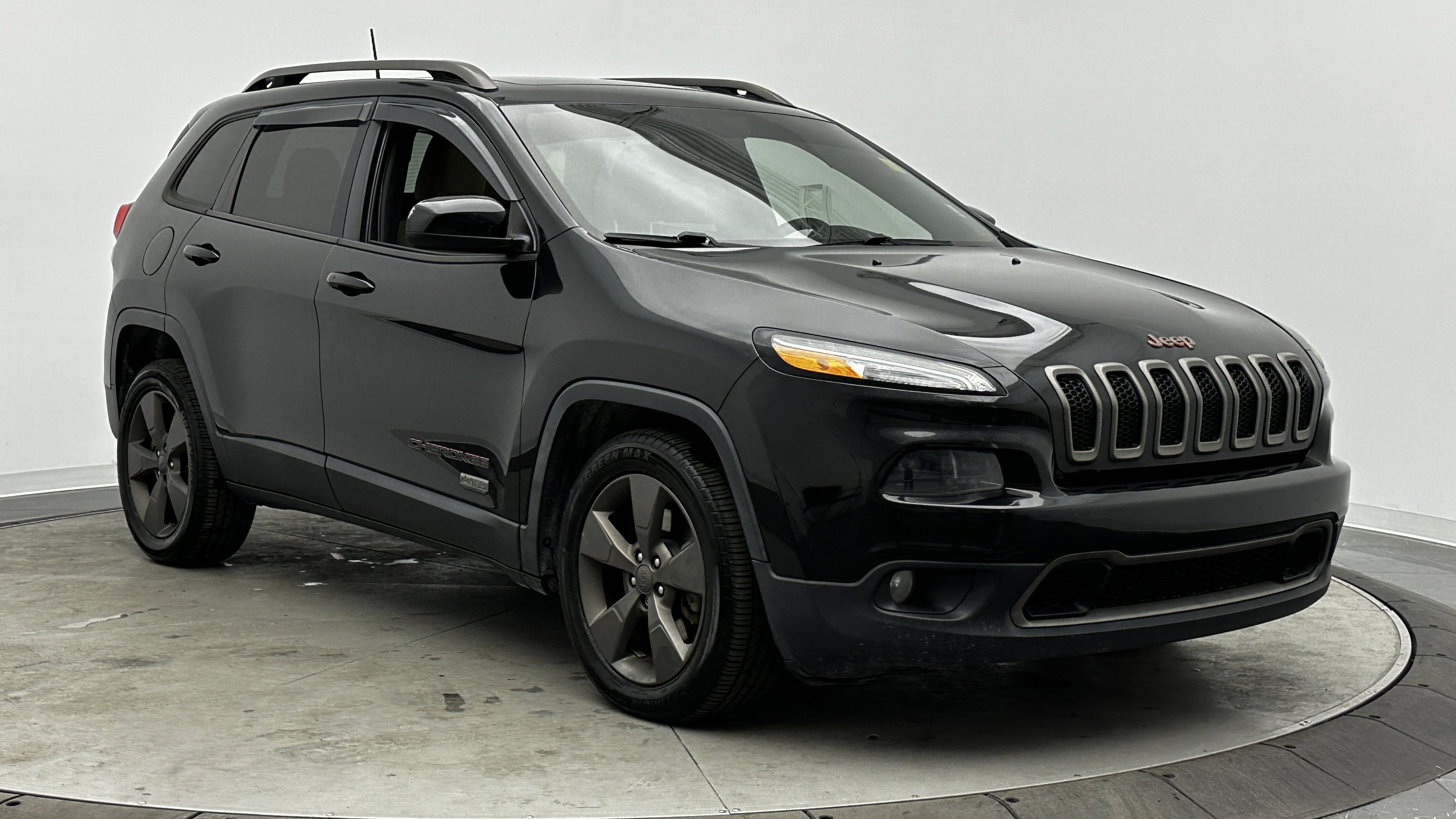 Used 2016 Jeep Cherokee 75th Anniversary image 3