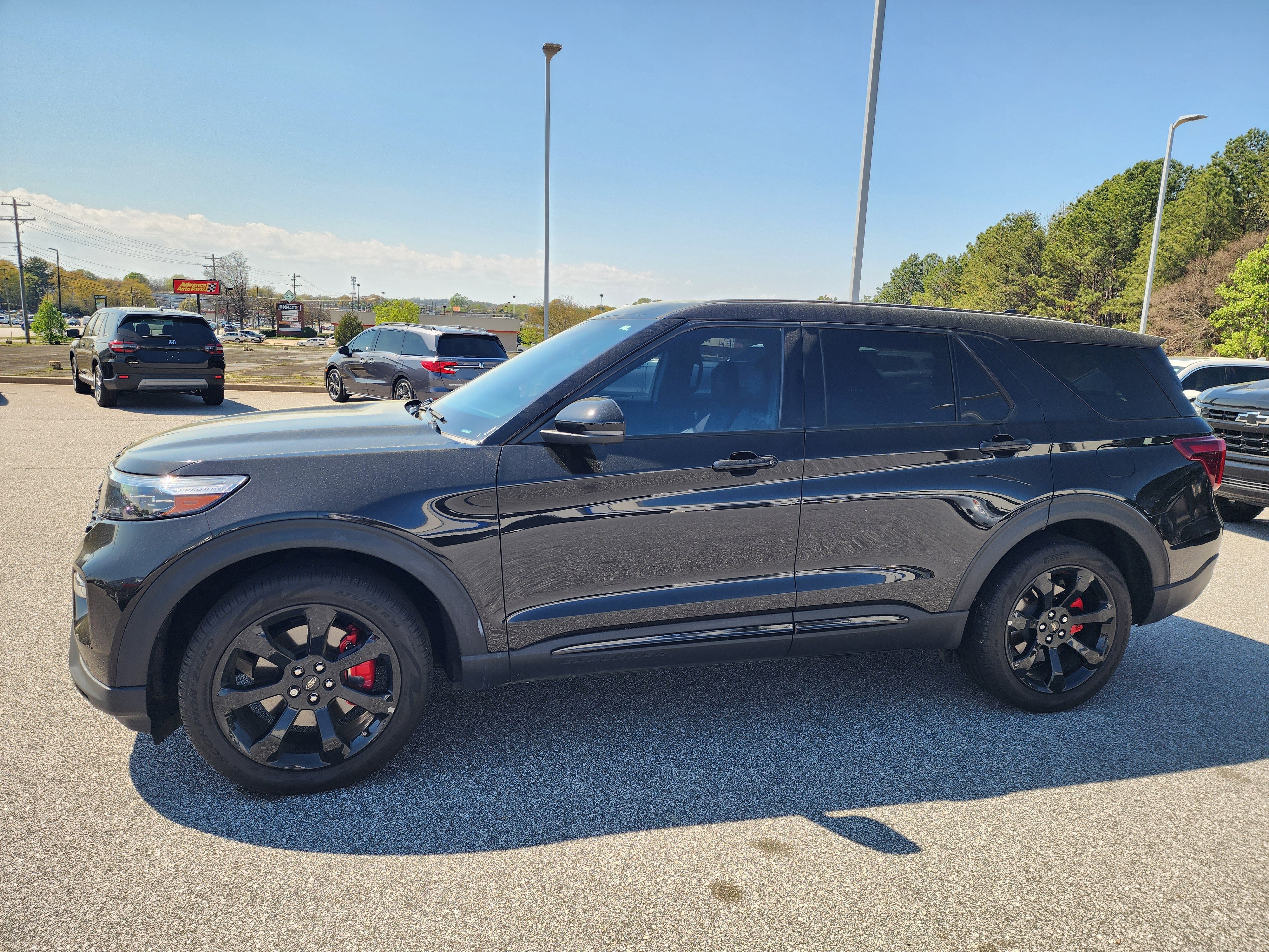 Used 2022 Ford Explorer ST w/ Equipment Group 401A image 8