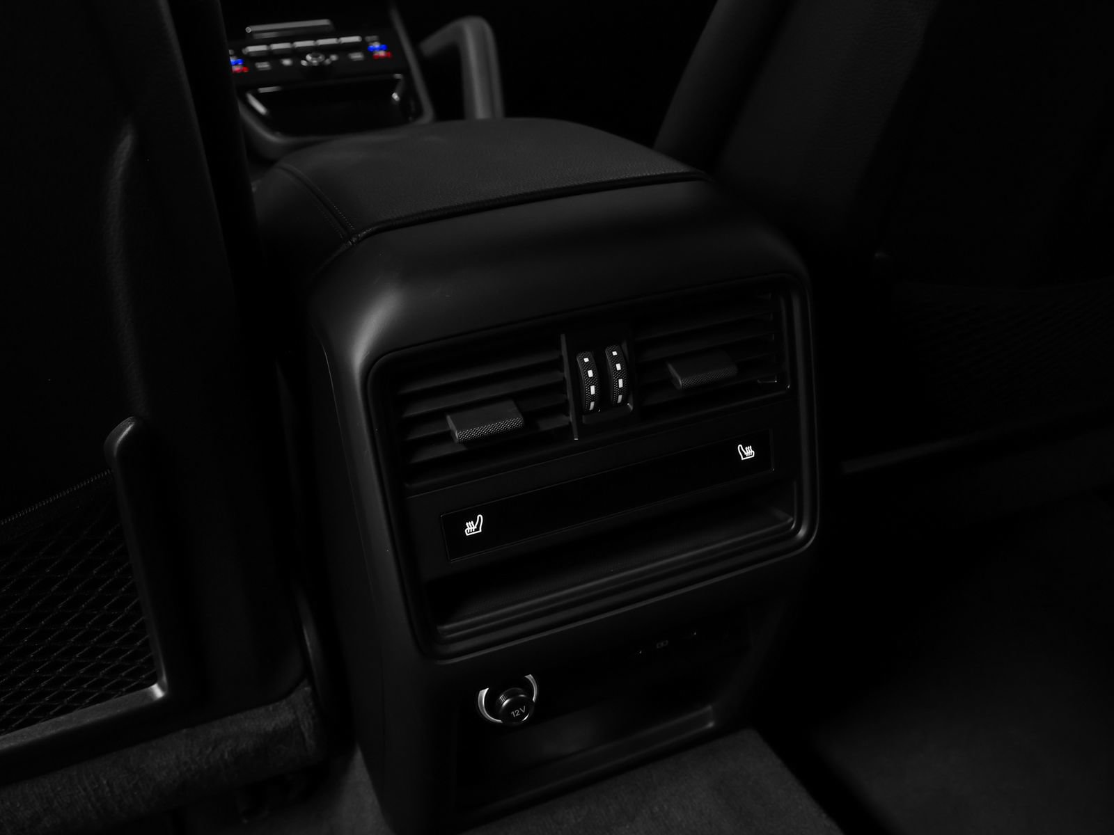 Certified 2025 Porsche Cayenne AWD/4WD image 43