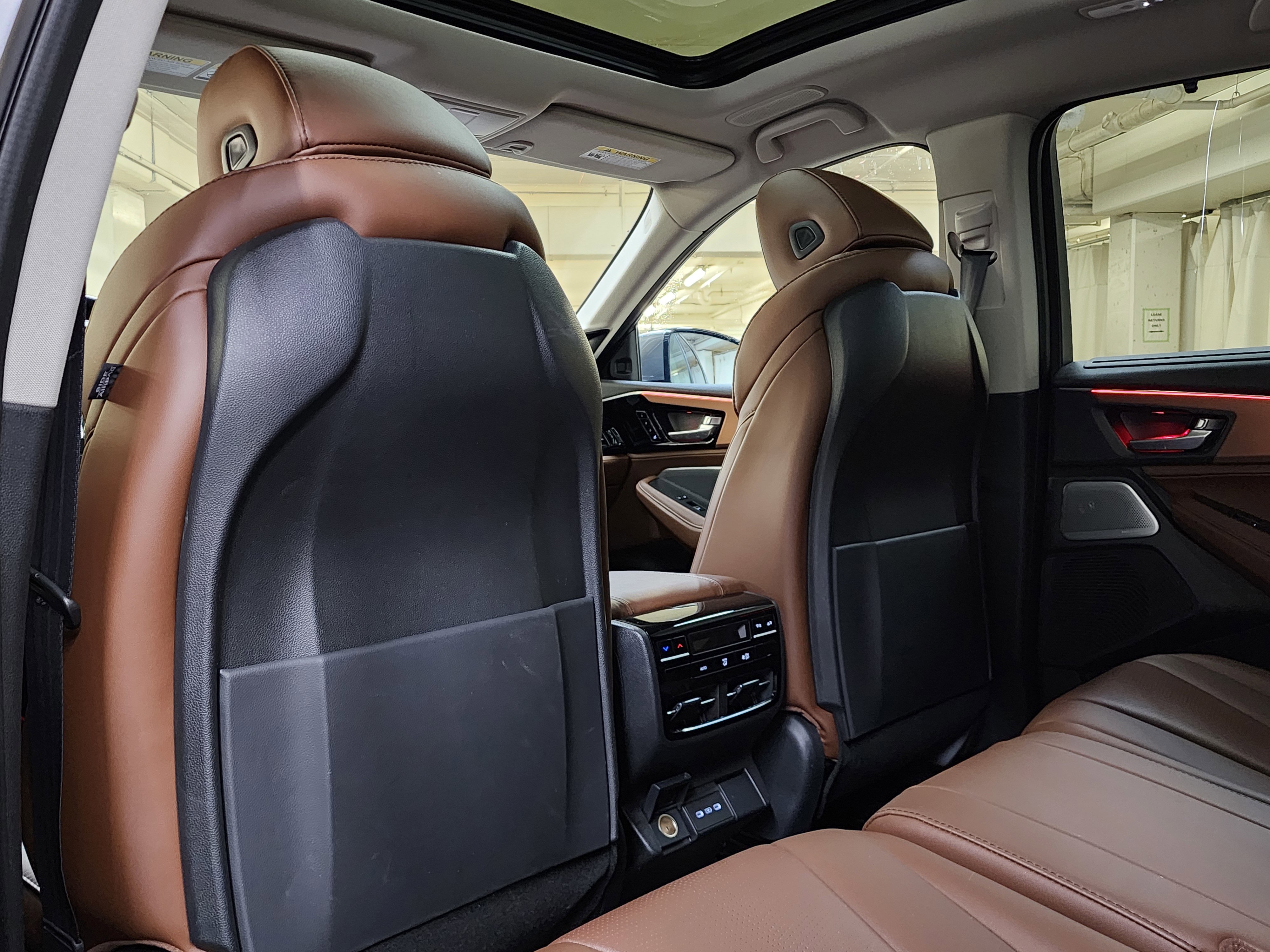 Certified 2025 Acura MDX SH-AWD w/ Technology Package image 14