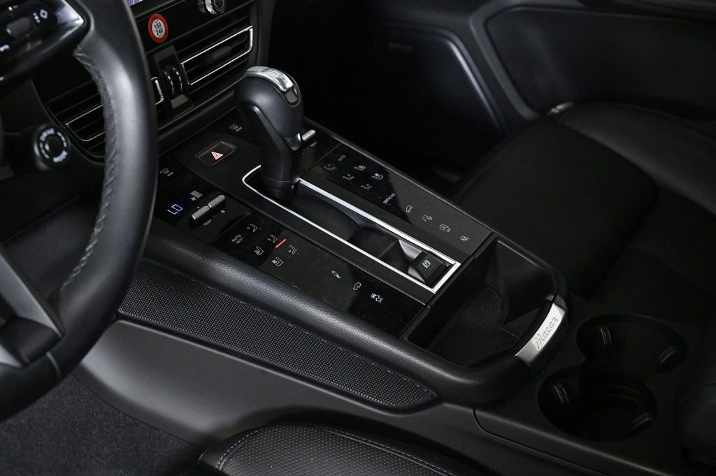 Certified 2022 Porsche Macan S image 25