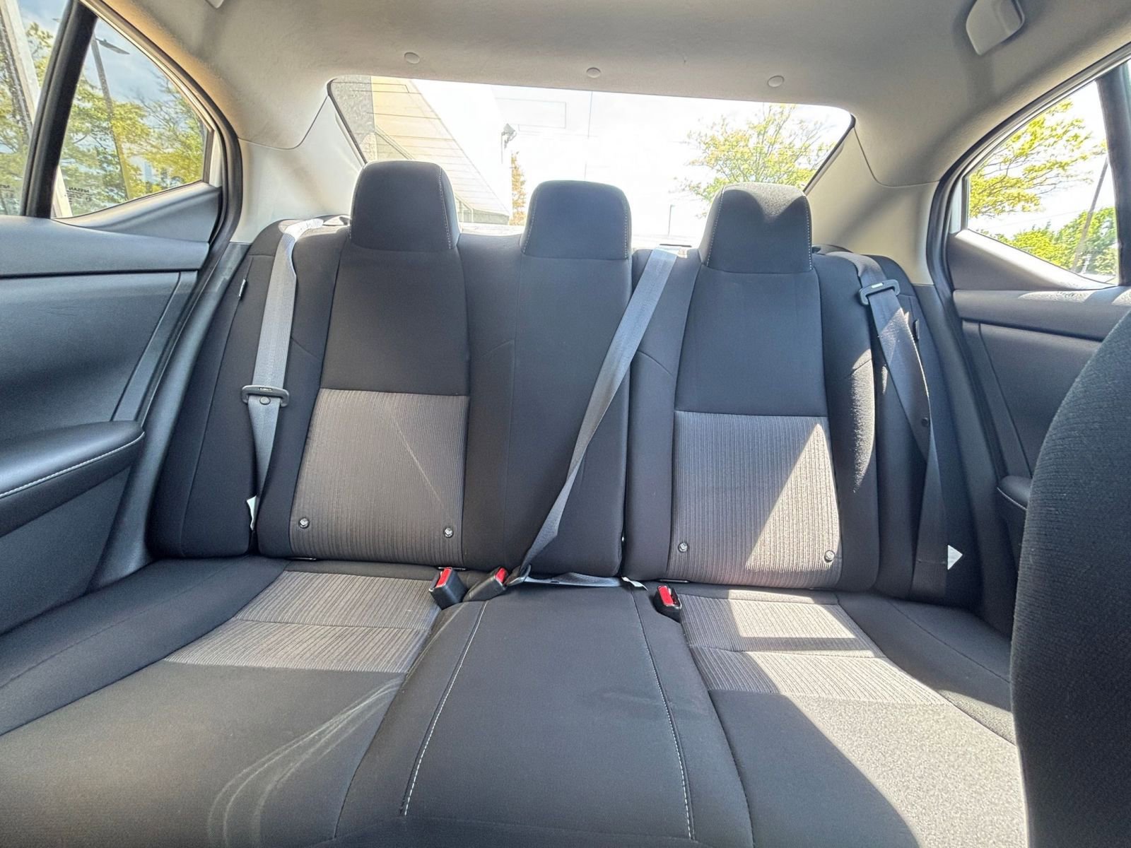 Used 2025 Nissan Sentra SV FWD image 38