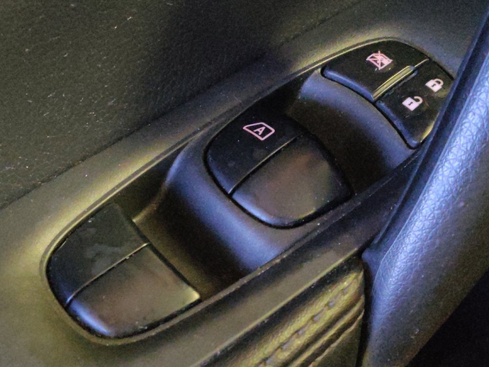Used 2020 Nissan Rogue Sport S FWD image 27