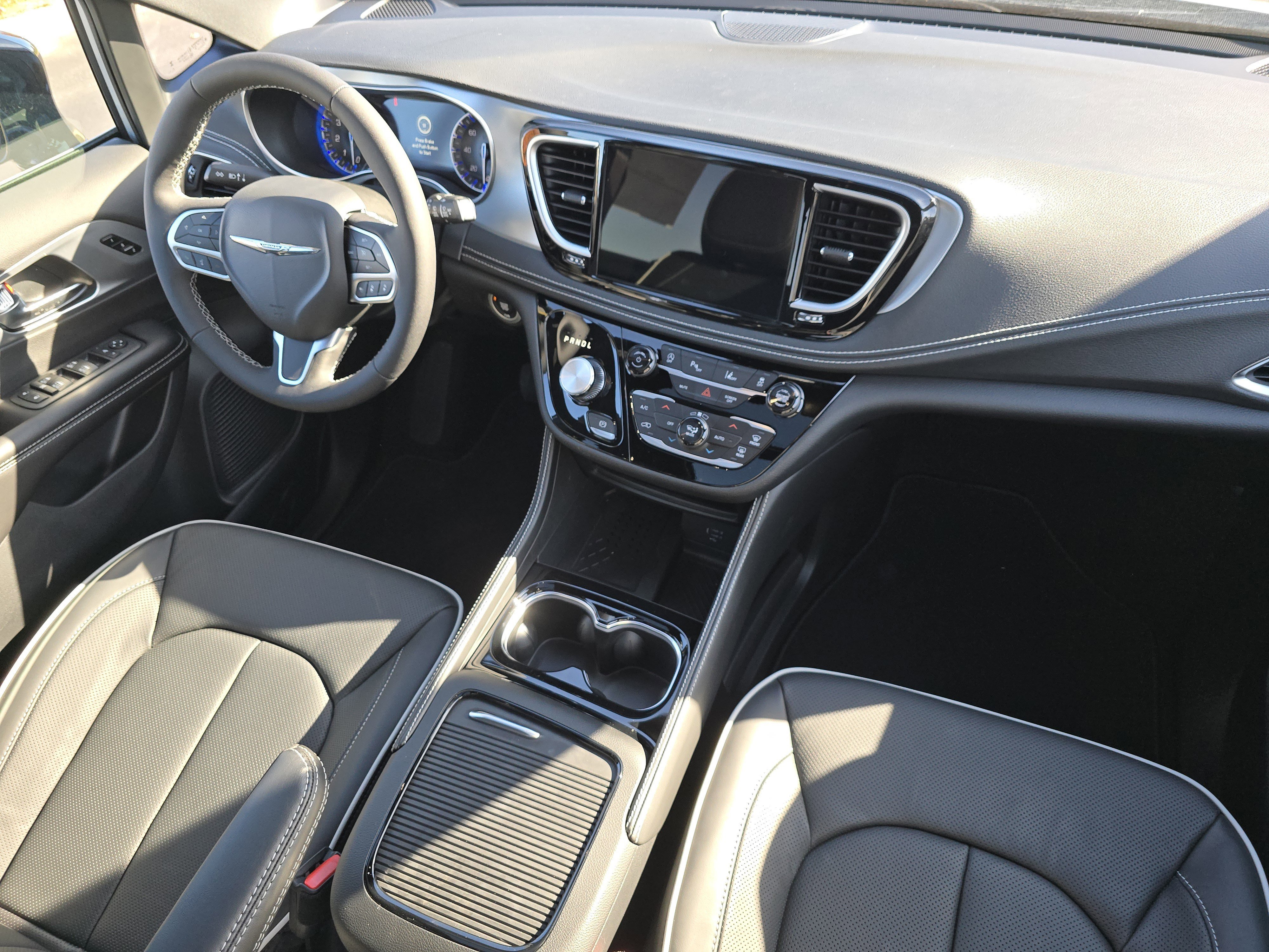 New 2026 Chrysler Pacifica Limited image 22