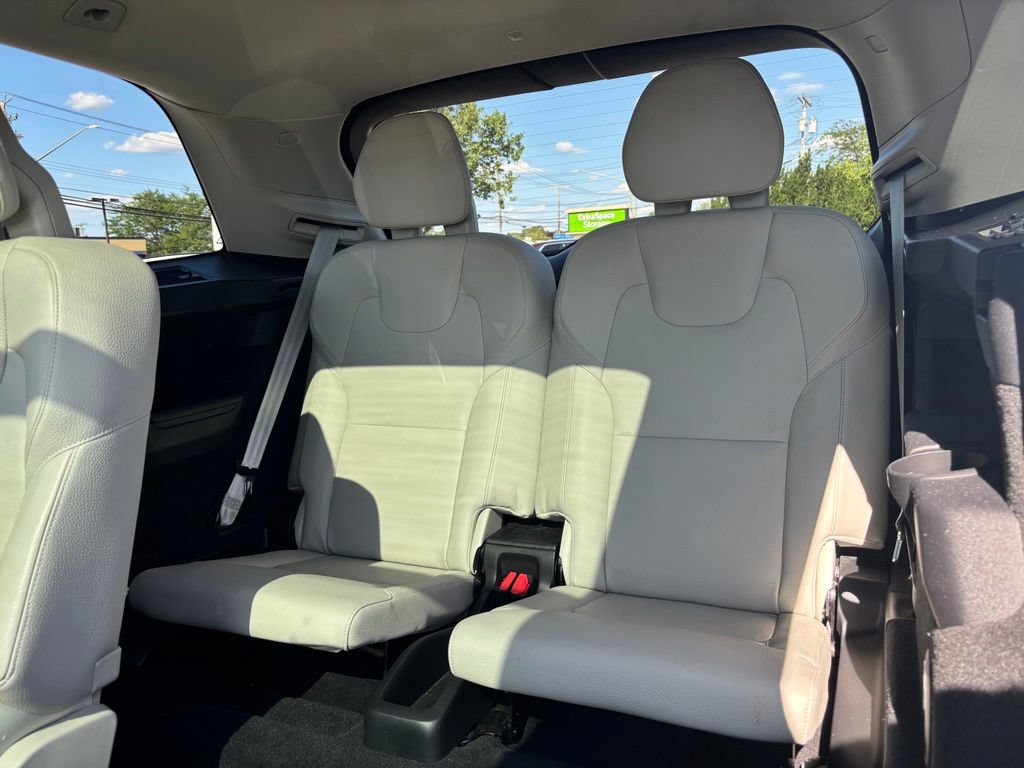 Used 2021 Volvo XC90 T6 Momentum AWD/4WD image 25
