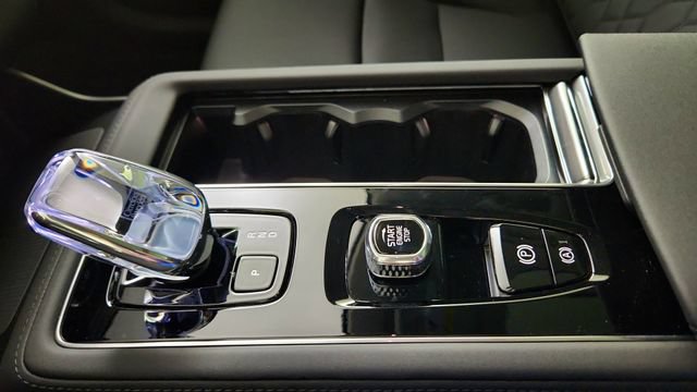 New 2026 Volvo XC90 B5 Core AWD/4WD image 17