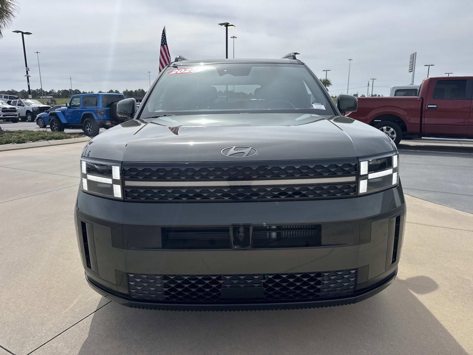 Used 2025 Hyundai Santa Fe Calligraphy image 2